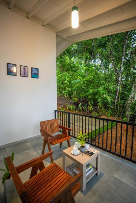 Rhapsody Villa by The Lake