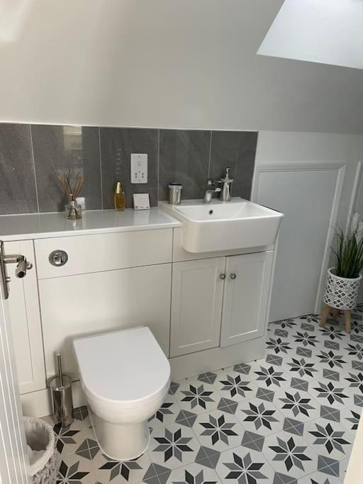 The Apt at Woodlands House, Glastonbury