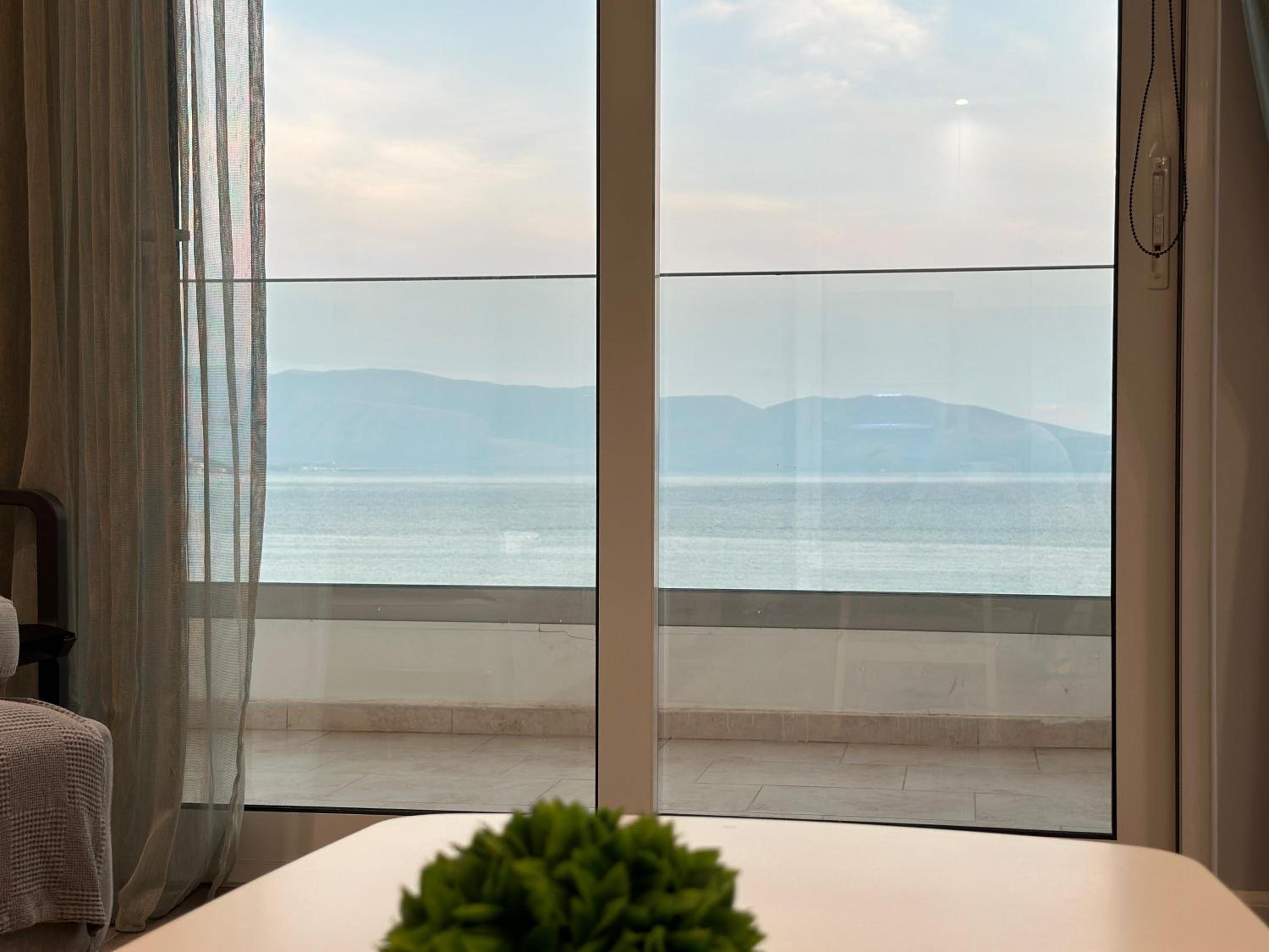 Aura Home