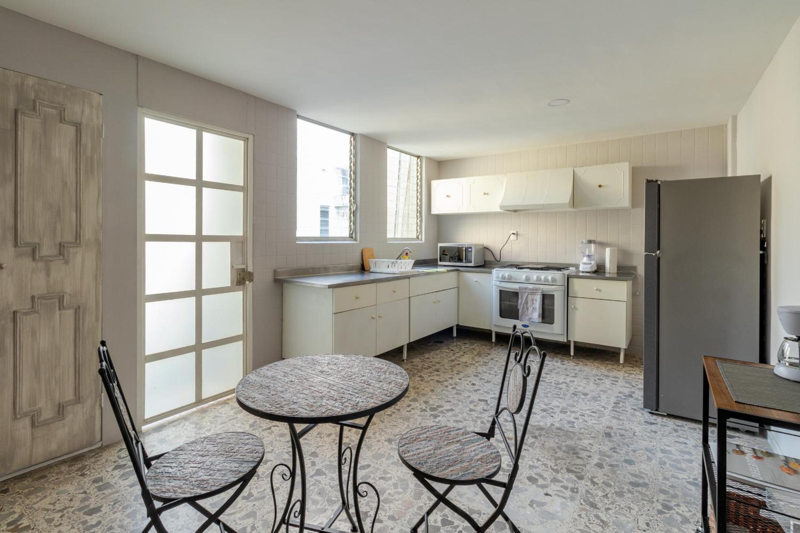 Penthouse Near Masaryk - Sleeps 16 - Pet Friendly photo 4
