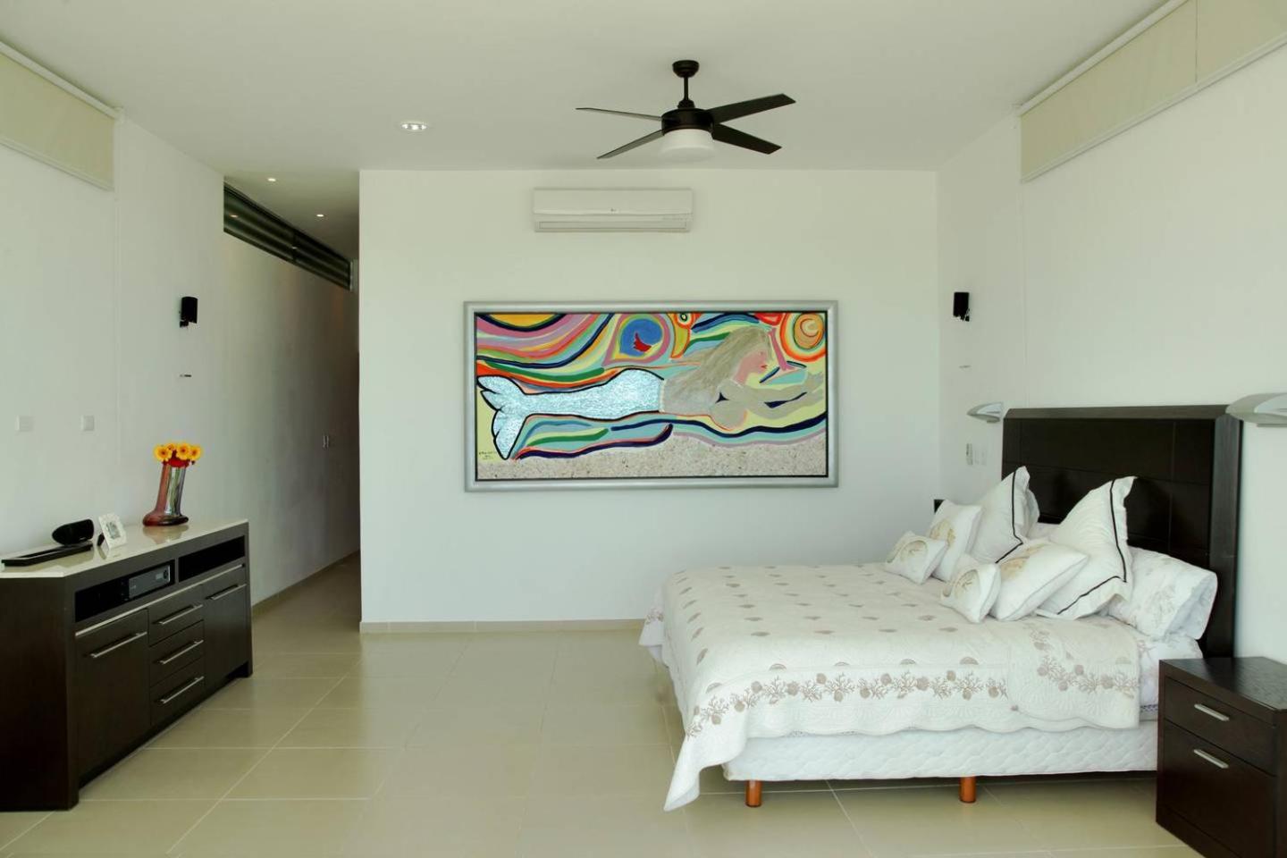 Beachfront Upscale House in Telchac