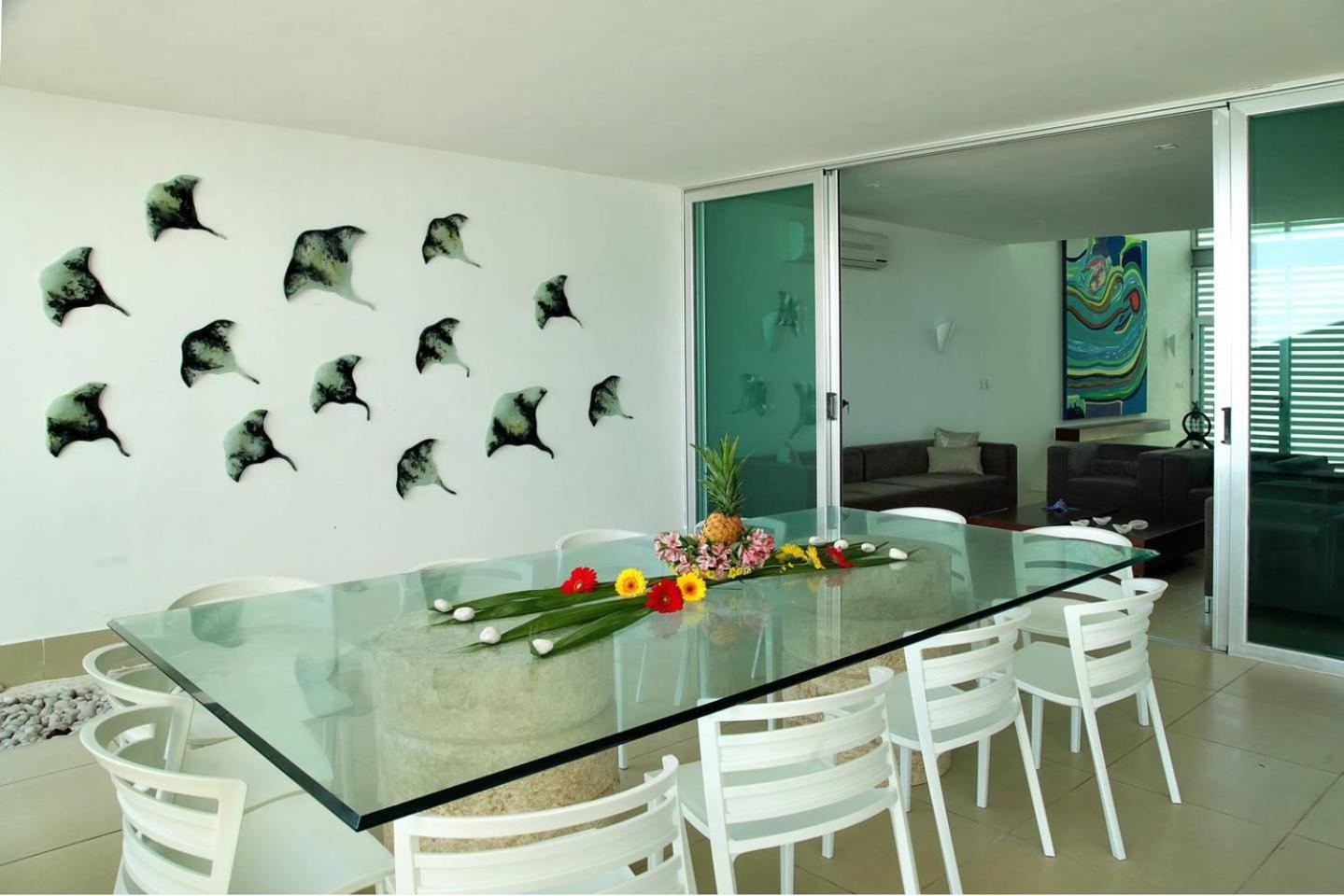 Beachfront Upscale House in Telchac