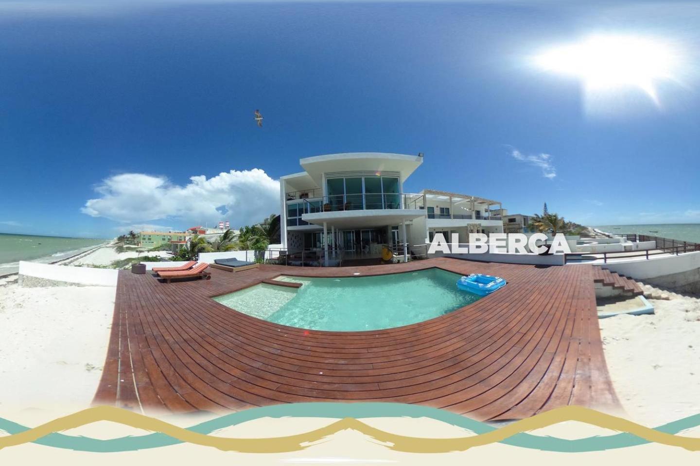 Beachfront Upscale House in Telchac