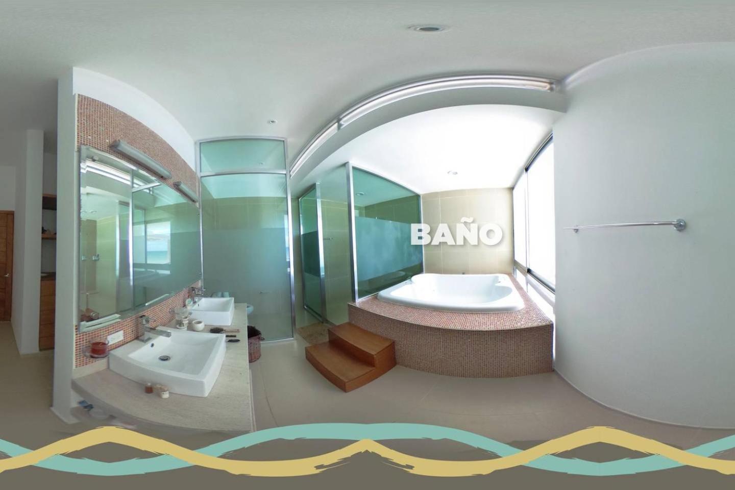 Beachfront Upscale House in Telchac