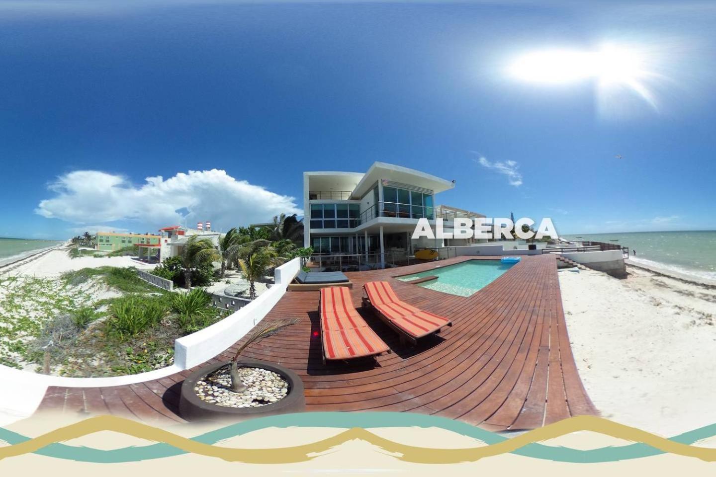 Beachfront Upscale House in Telchac