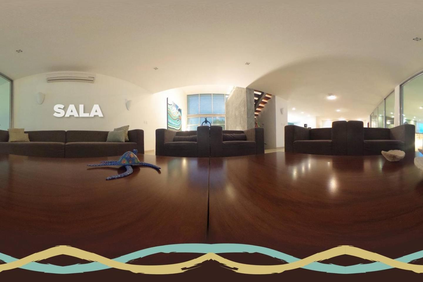 Beachfront Upscale House in Telchac