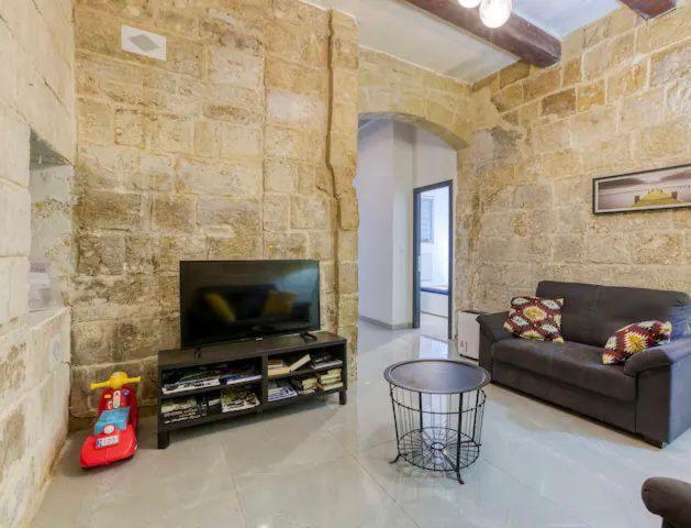 Floriana Two bedroom unit set in an old condominium