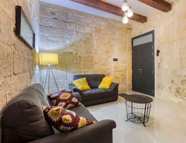 Floriana Two bedroom unit set in an old condominium