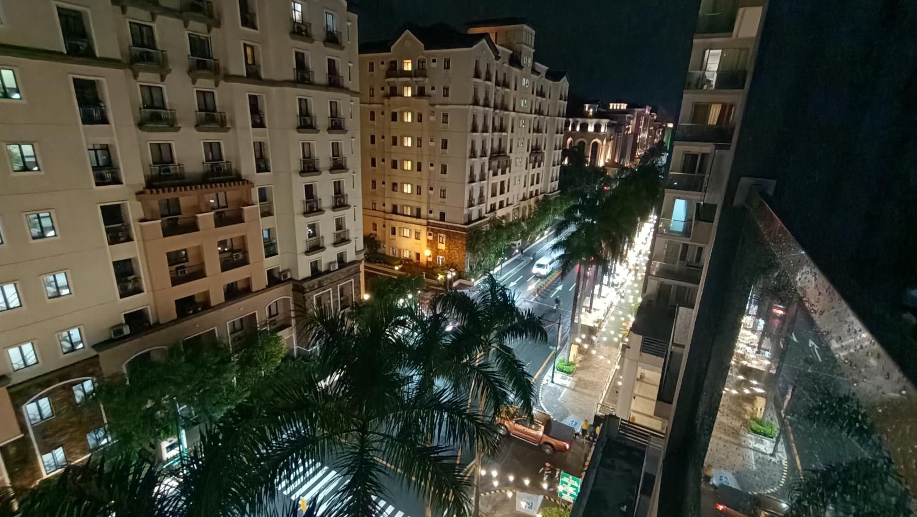 1 bedroom Condotel in front of terminal 3 Airport