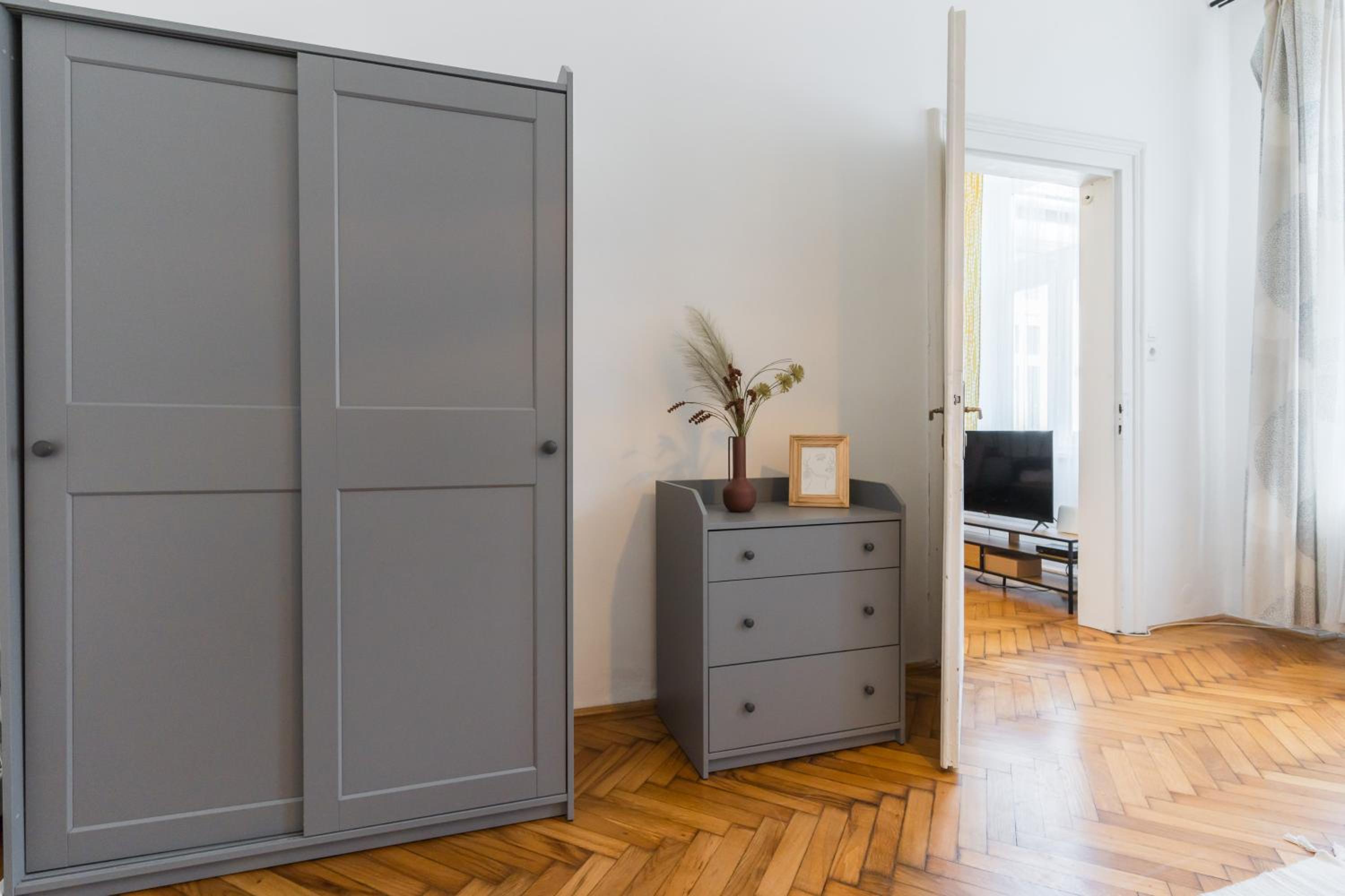 Basilica downtown apartment