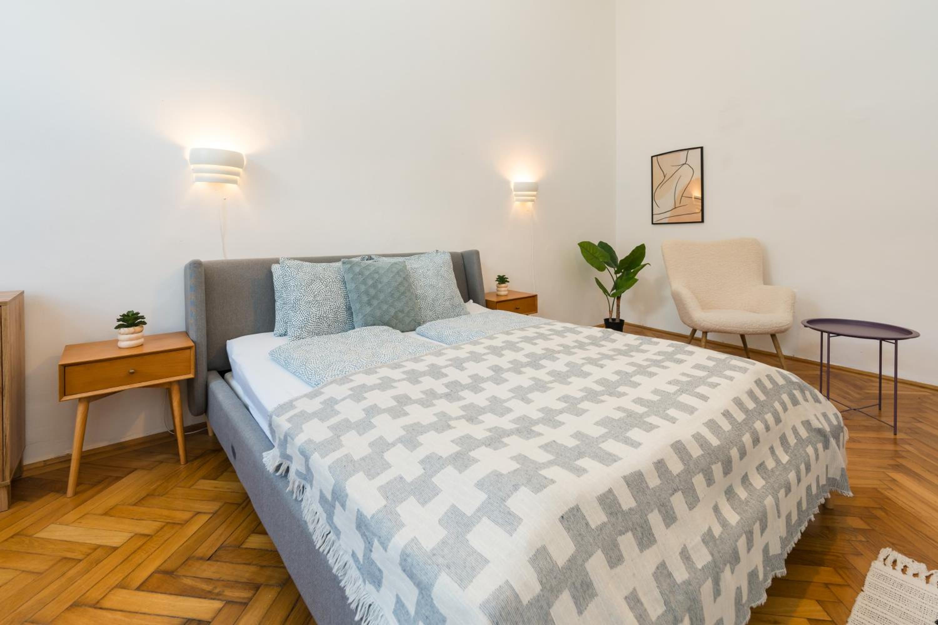 Basilica downtown apartment