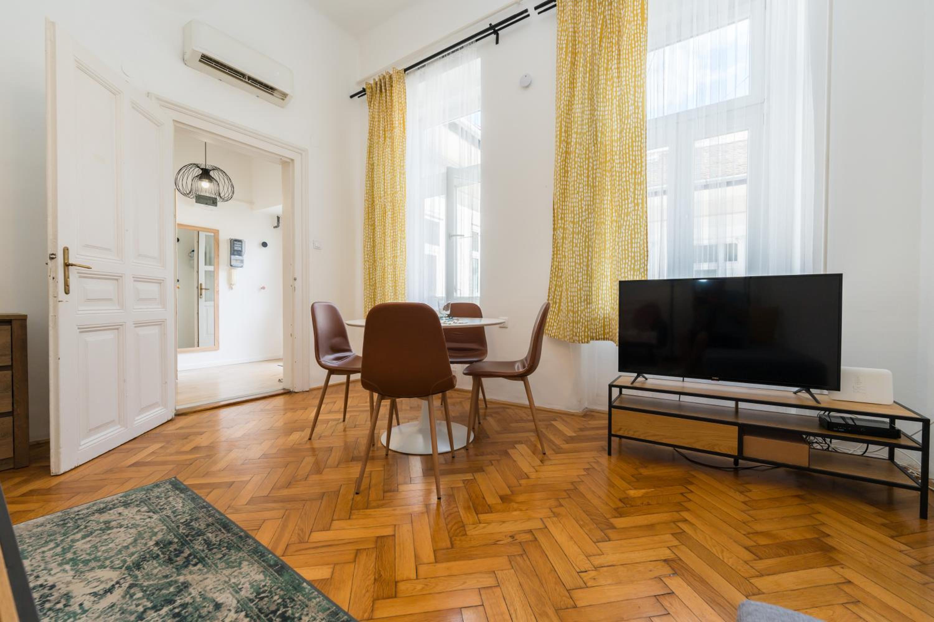 Basilica downtown apartment