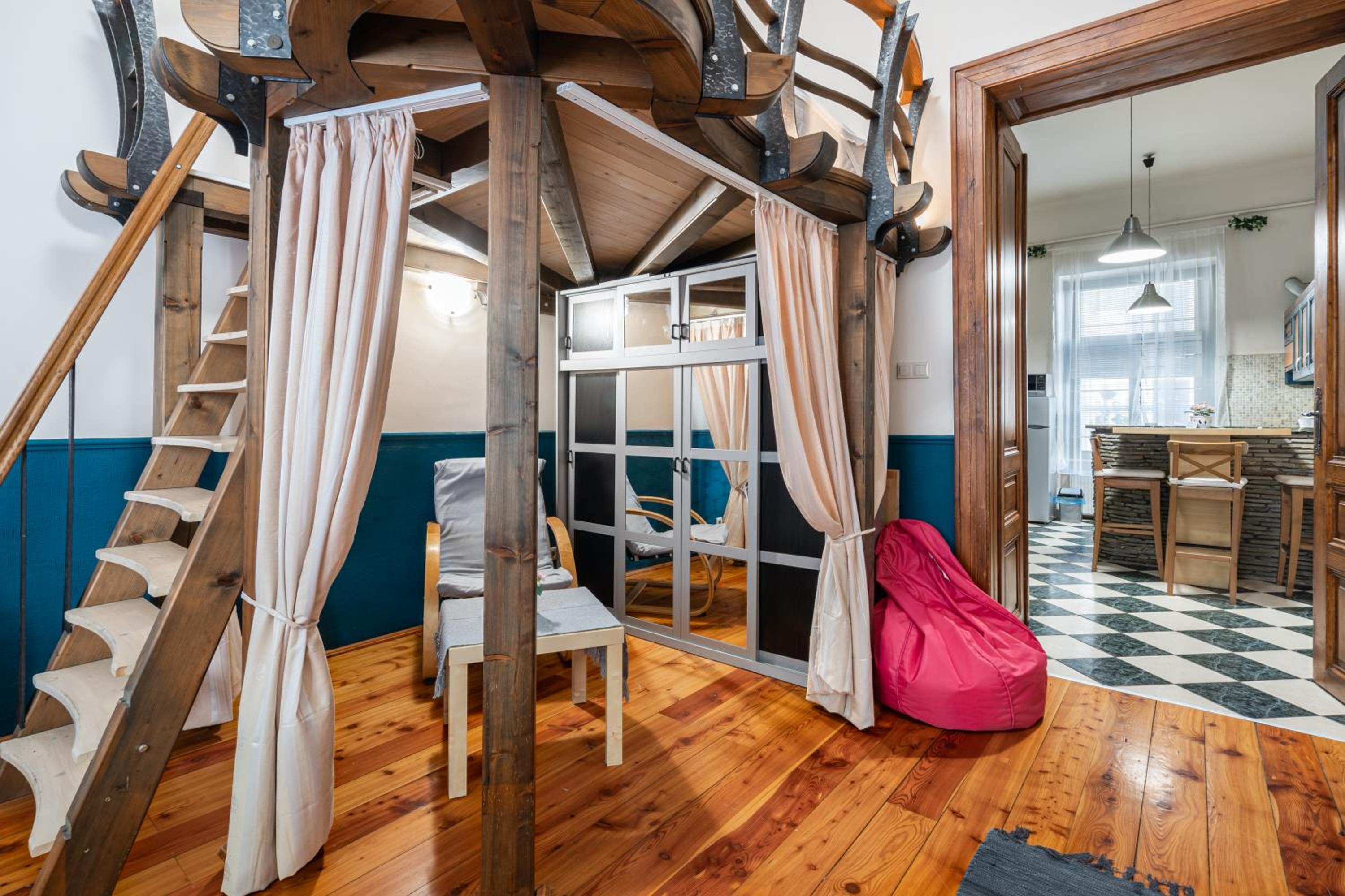 Castle Chainbridge Apartment