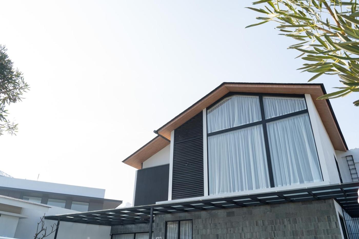 Beverly Hill Mountain City View Villa 8 Bedrooms With a Private Heated Swimming Pool and a Movie Room view 5