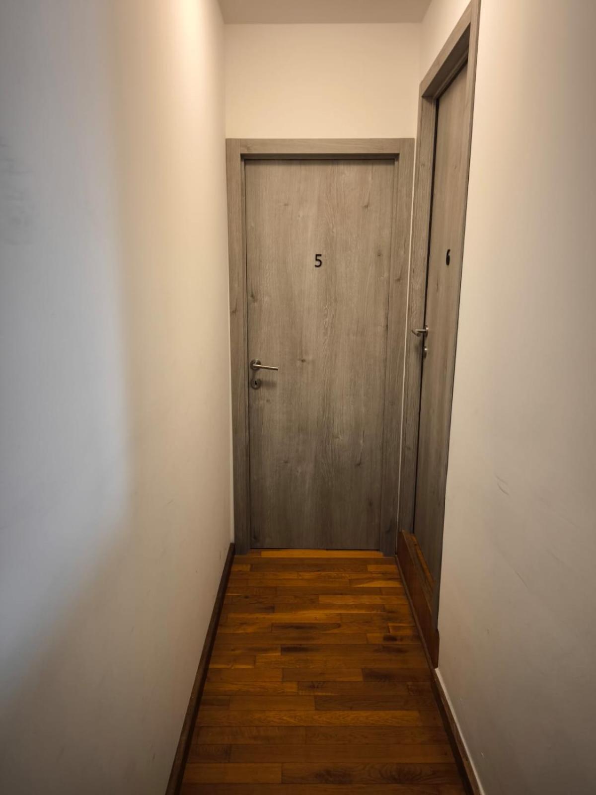 8 chambres privées dans une villa de partagée de 350m2