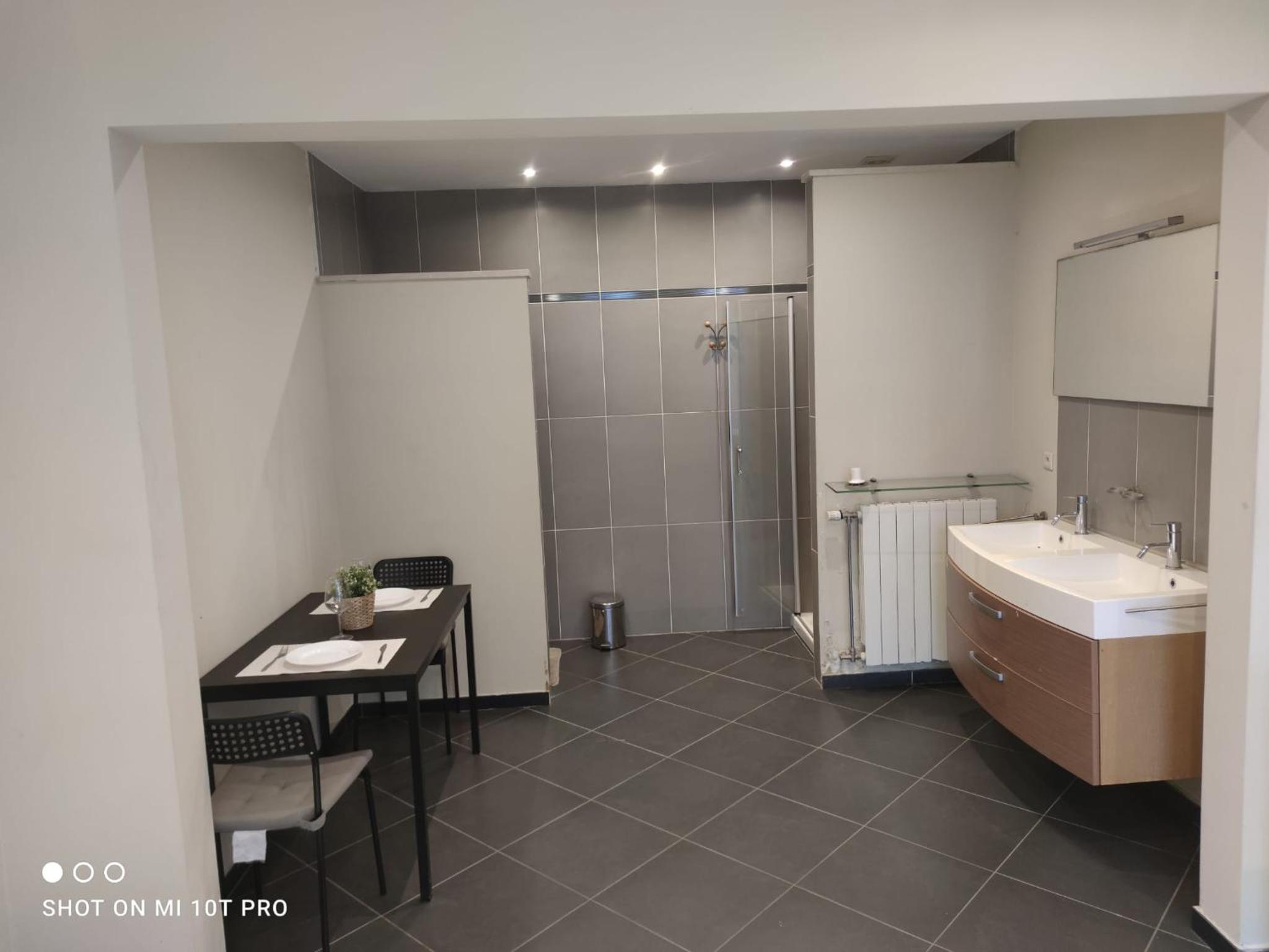 8 chambres privées dans une villa de partagée de 350m2
