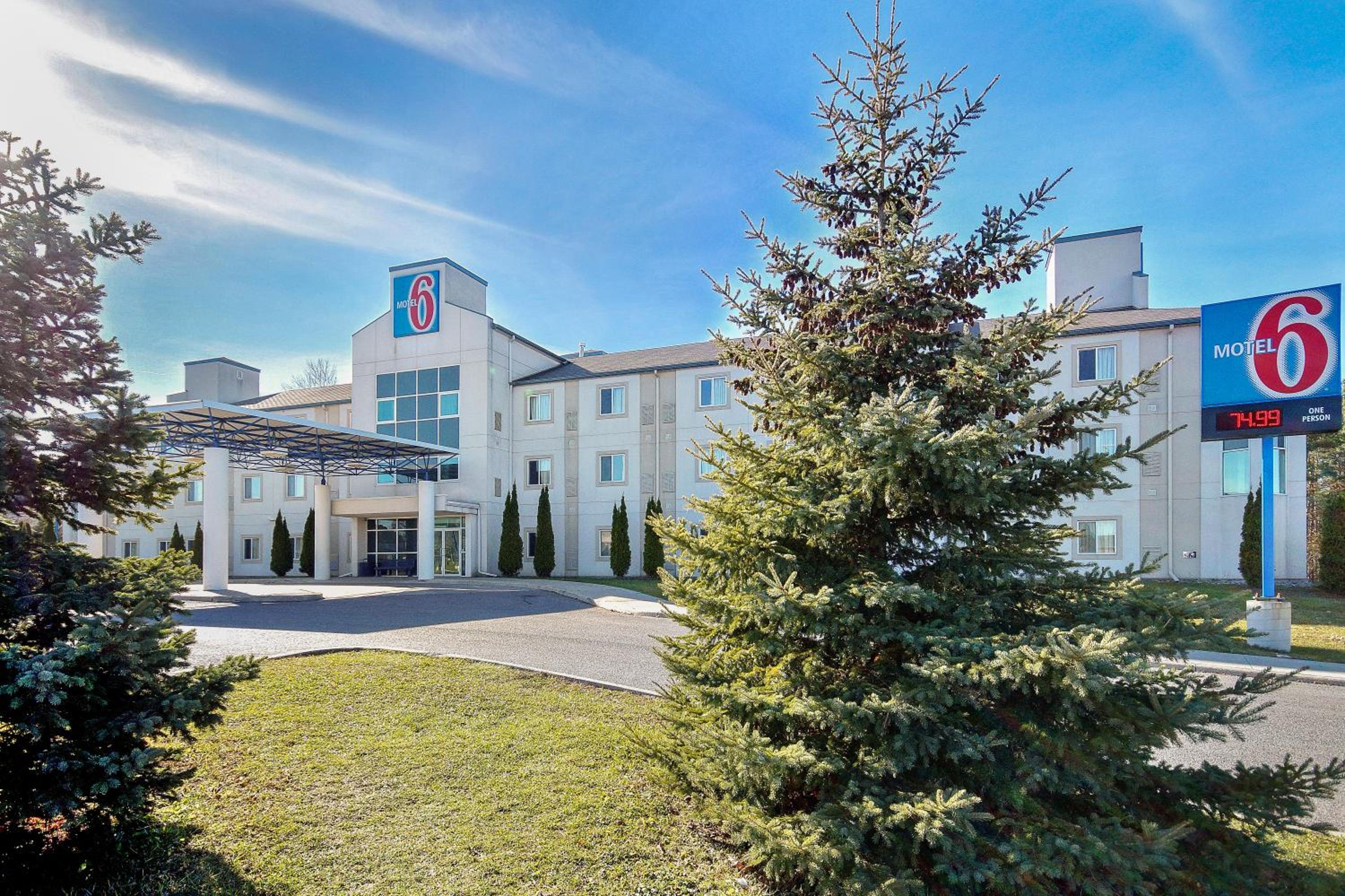 Peterborough Vacations - Motel 6-Peterborough, ON - Property Image 2
