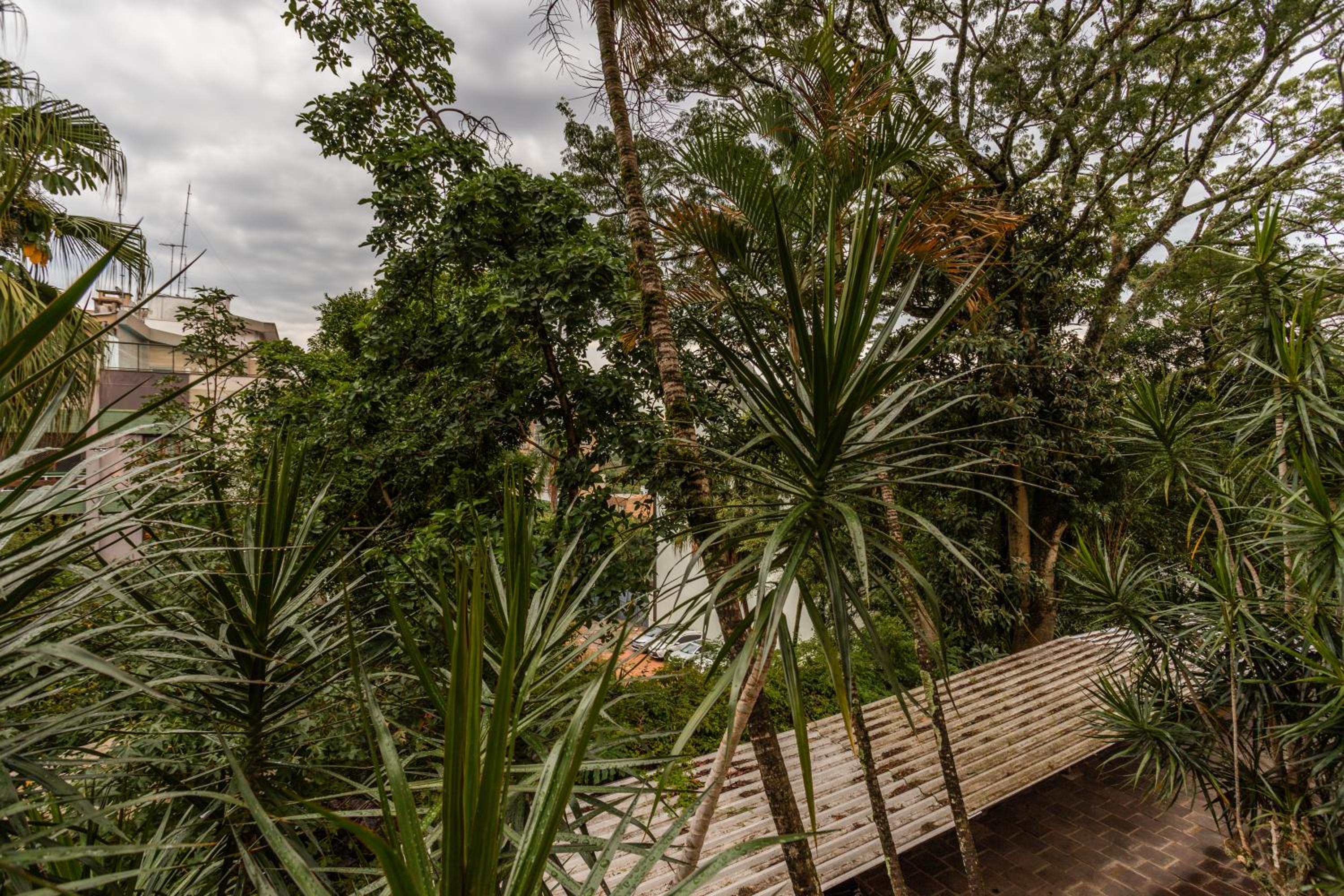 Apto próximo ao Parque Moinhos com 2 quartos e vaga de garagem