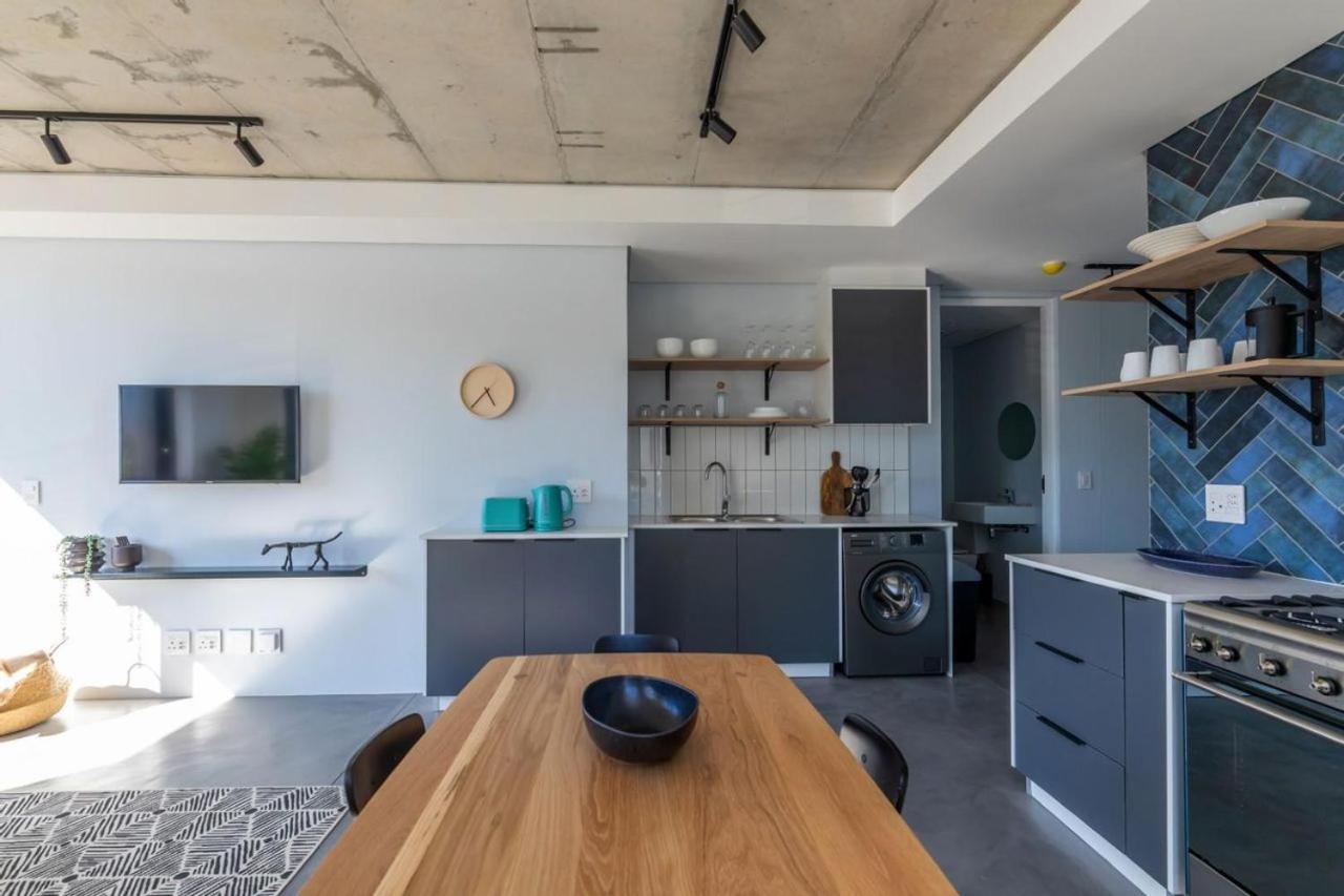 Four on O - Entire rental unit - Sea Point - 1 min from beach