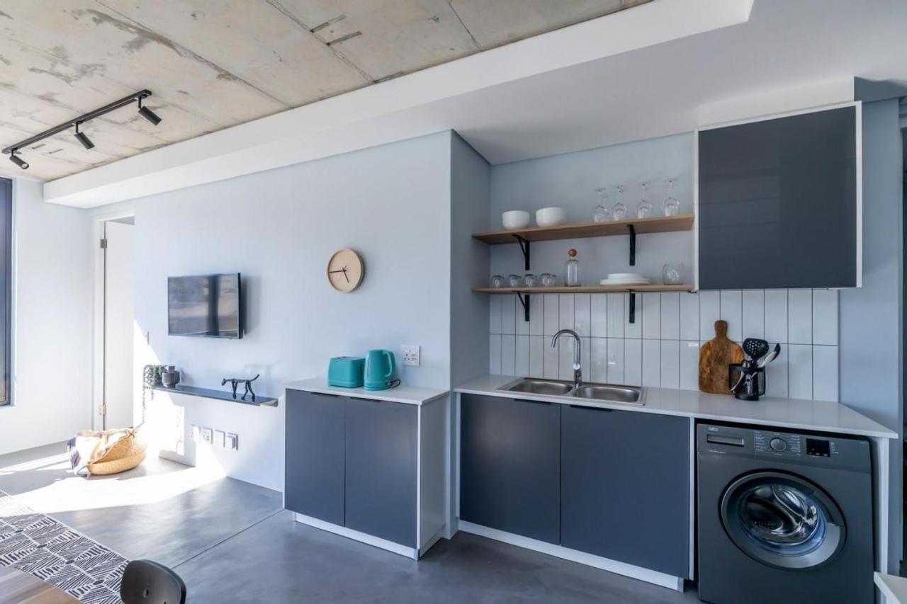 Four on O - Entire rental unit - Sea Point - 1 min from beach
