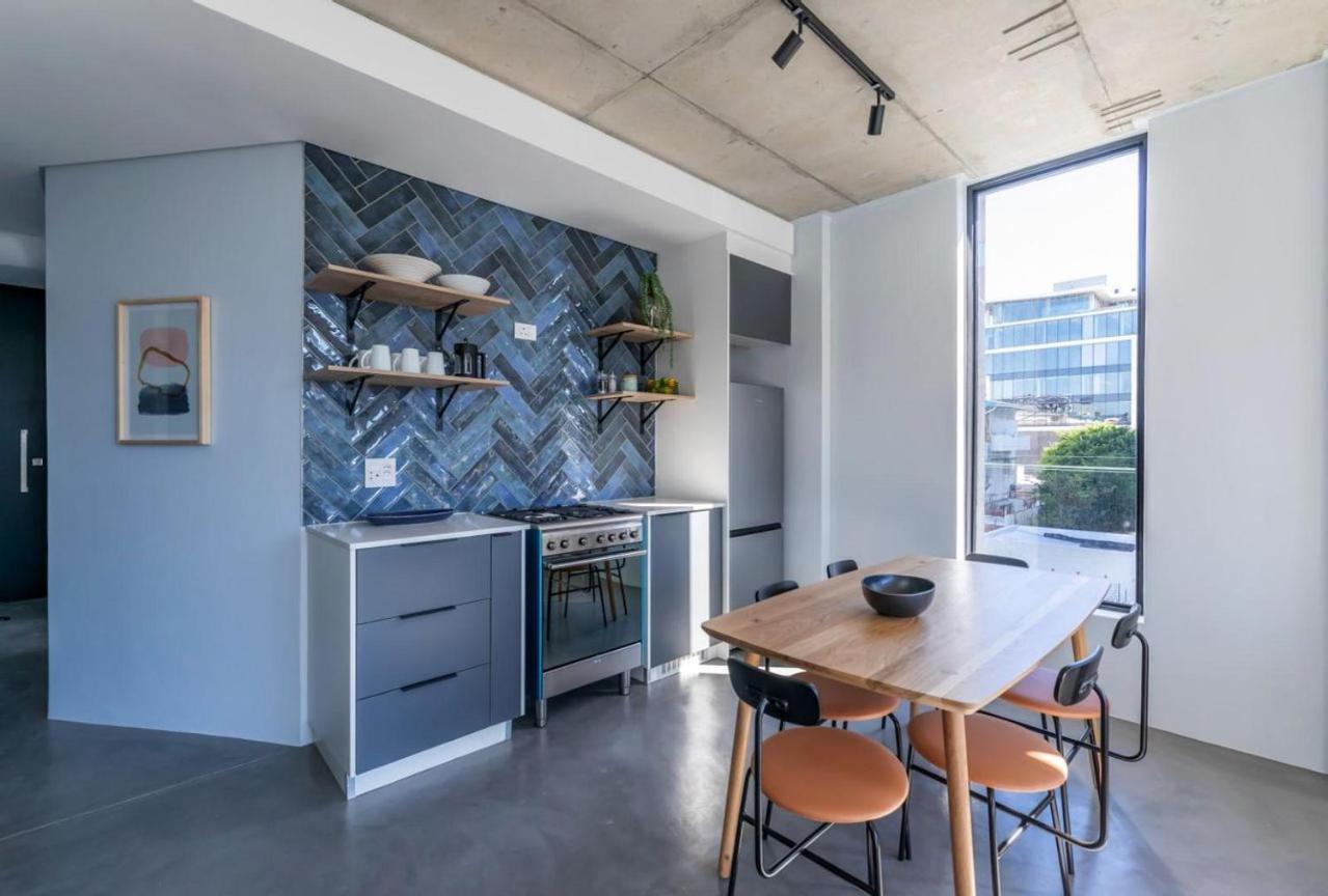 Four on O - Entire rental unit - Sea Point - 1 min from beach