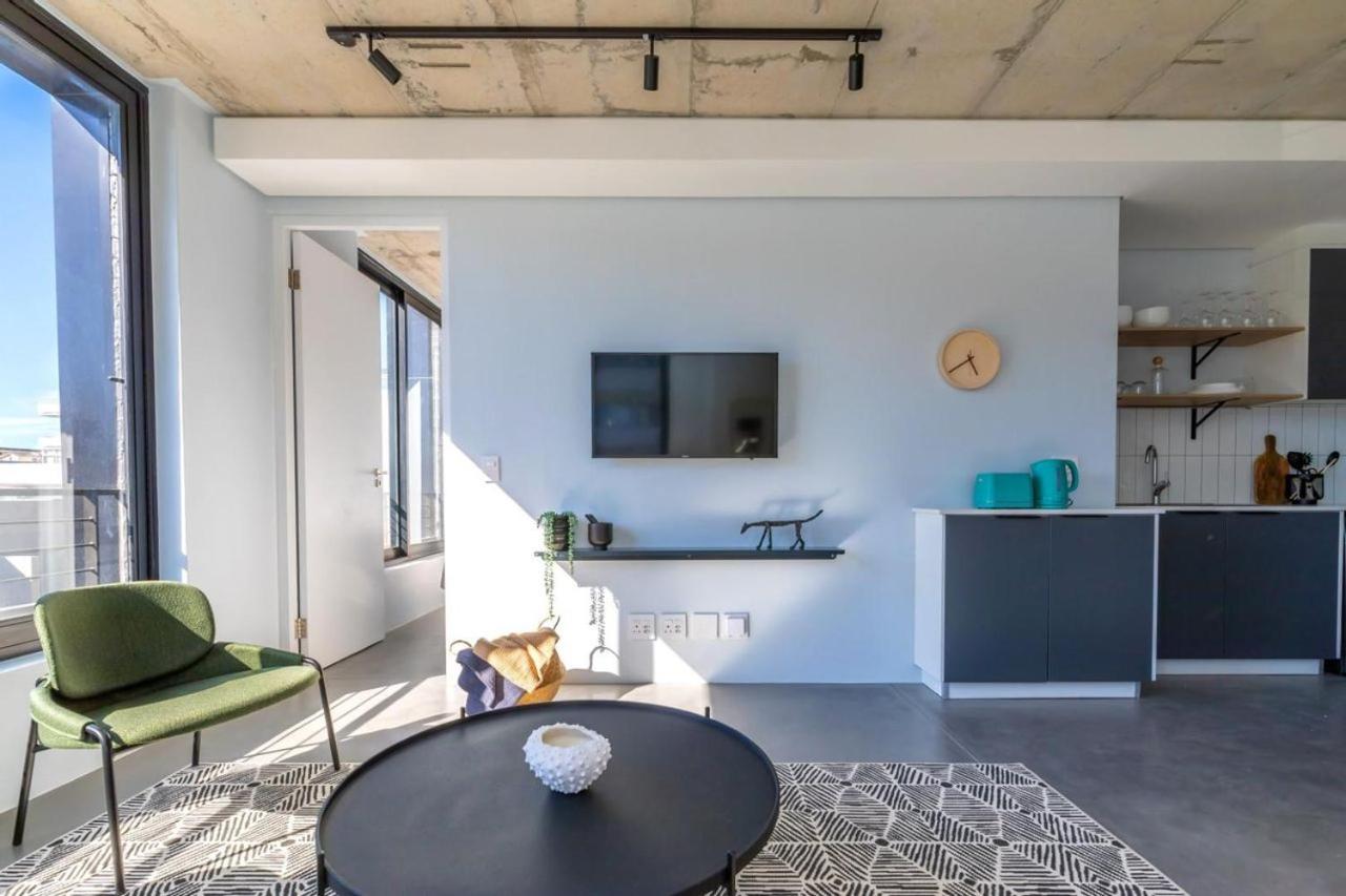 Four on O - Entire rental unit - Sea Point - 1 min from beach