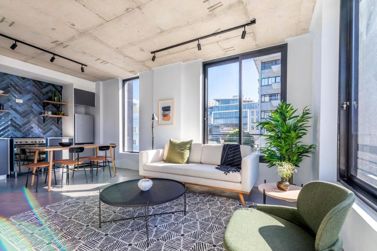 Four on O - Entire rental unit - Sea Point - 1 min from beach