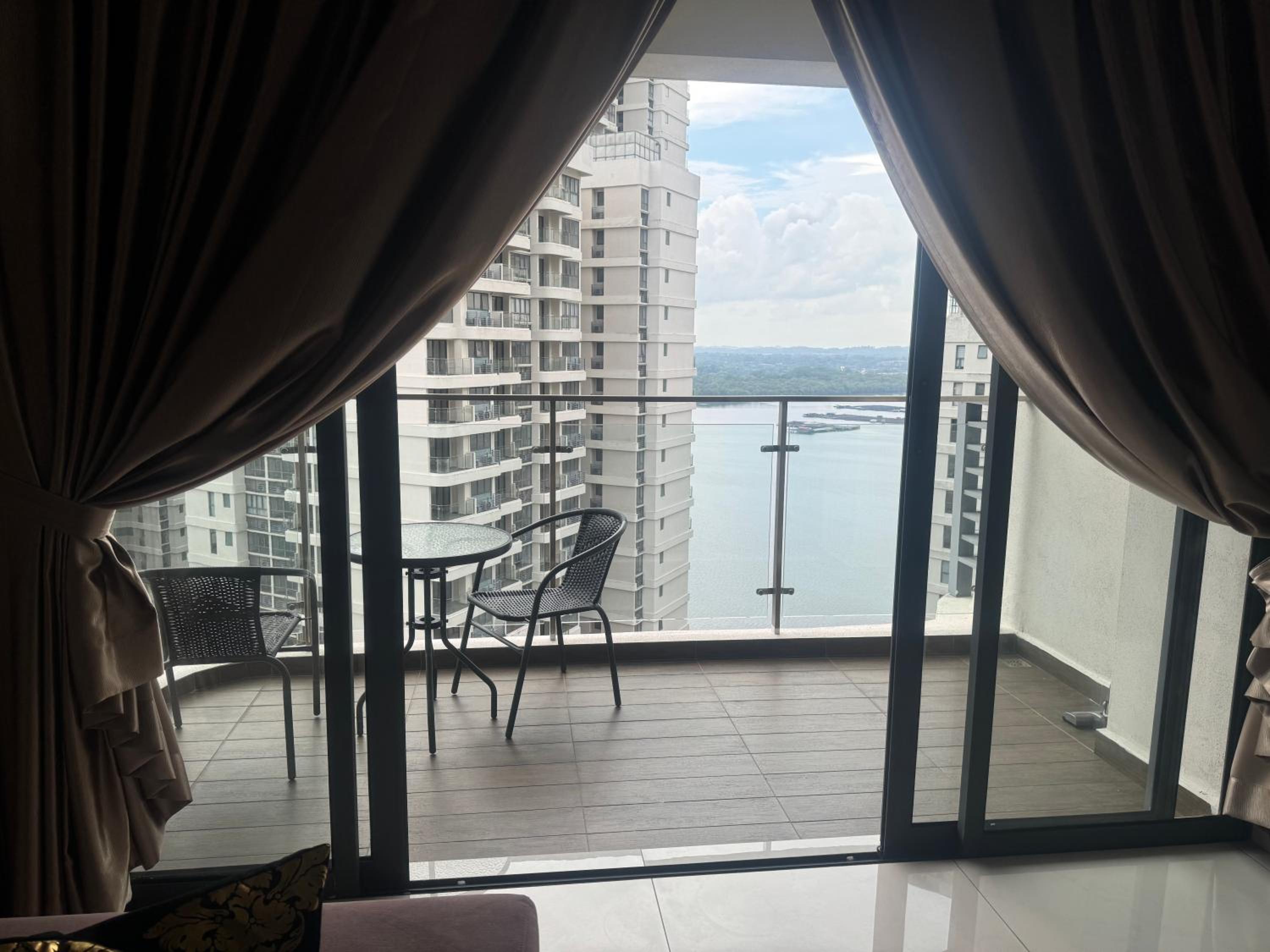 The Seaview Prestige homestay by OnP