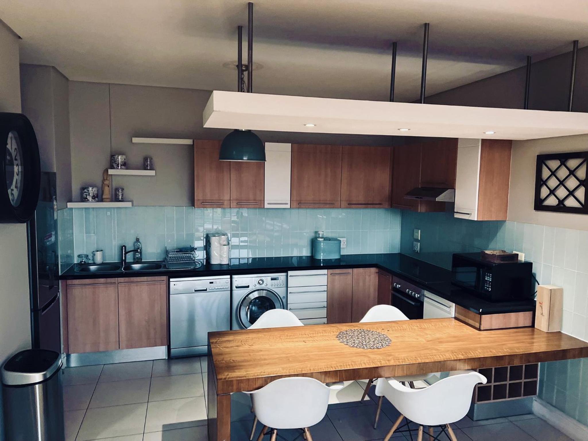 Executive 2-Bedroom Luxury Suite in Bedford Centre Mall