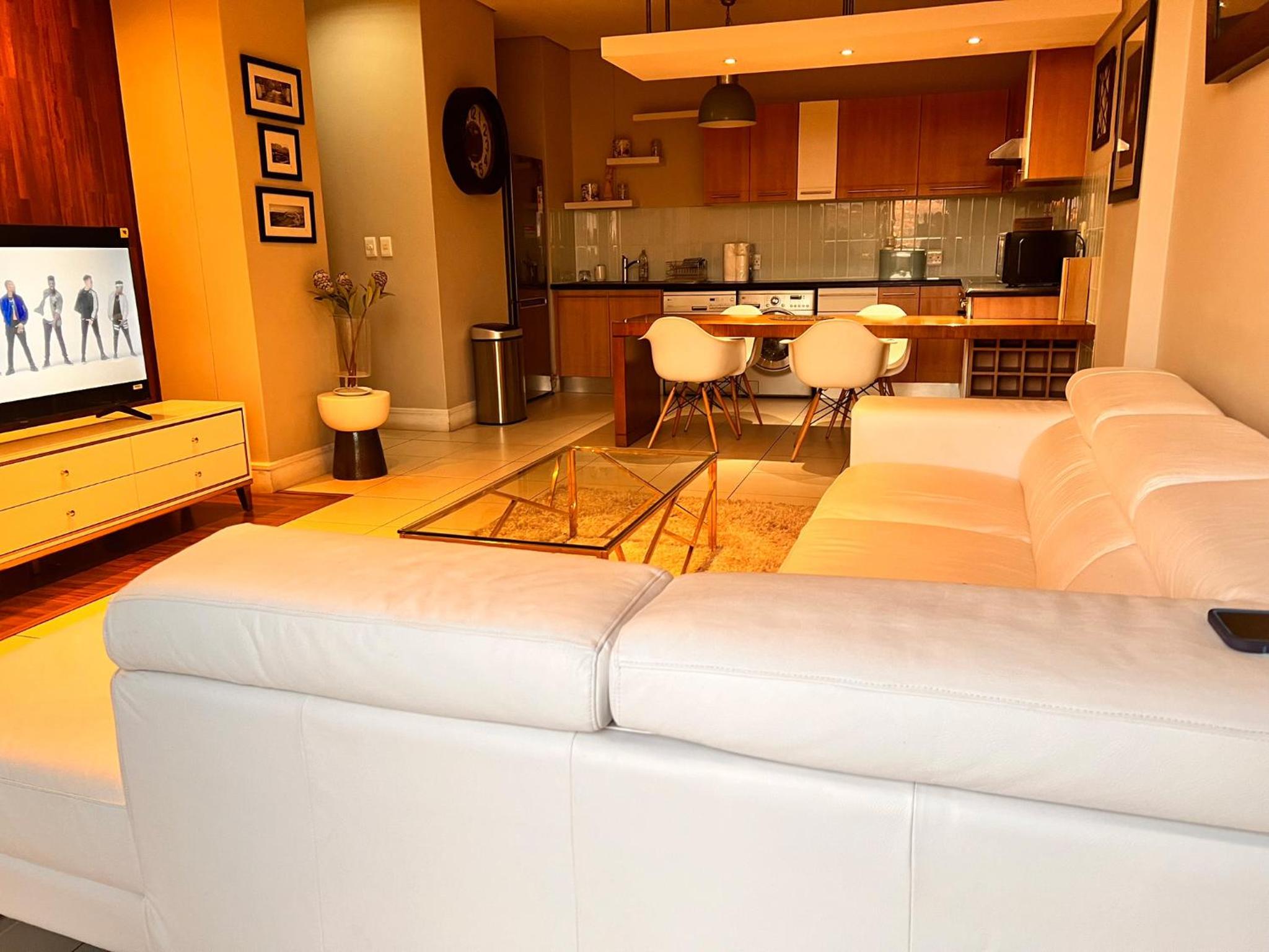 Executive 2-Bedroom Luxury Suite in Bedford Centre Mall
