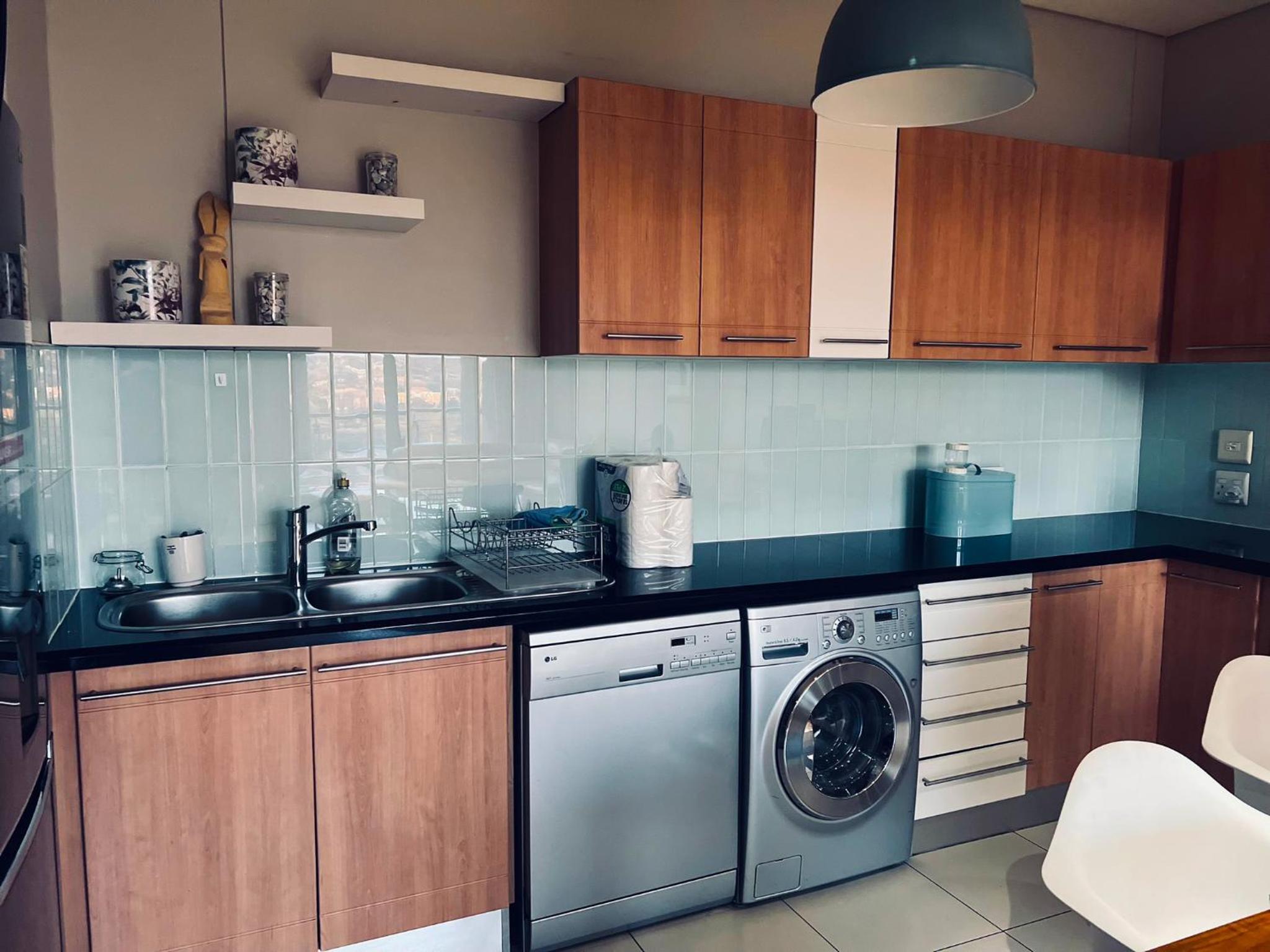 Executive 2-Bedroom Luxury Suite in Bedford Centre Mall