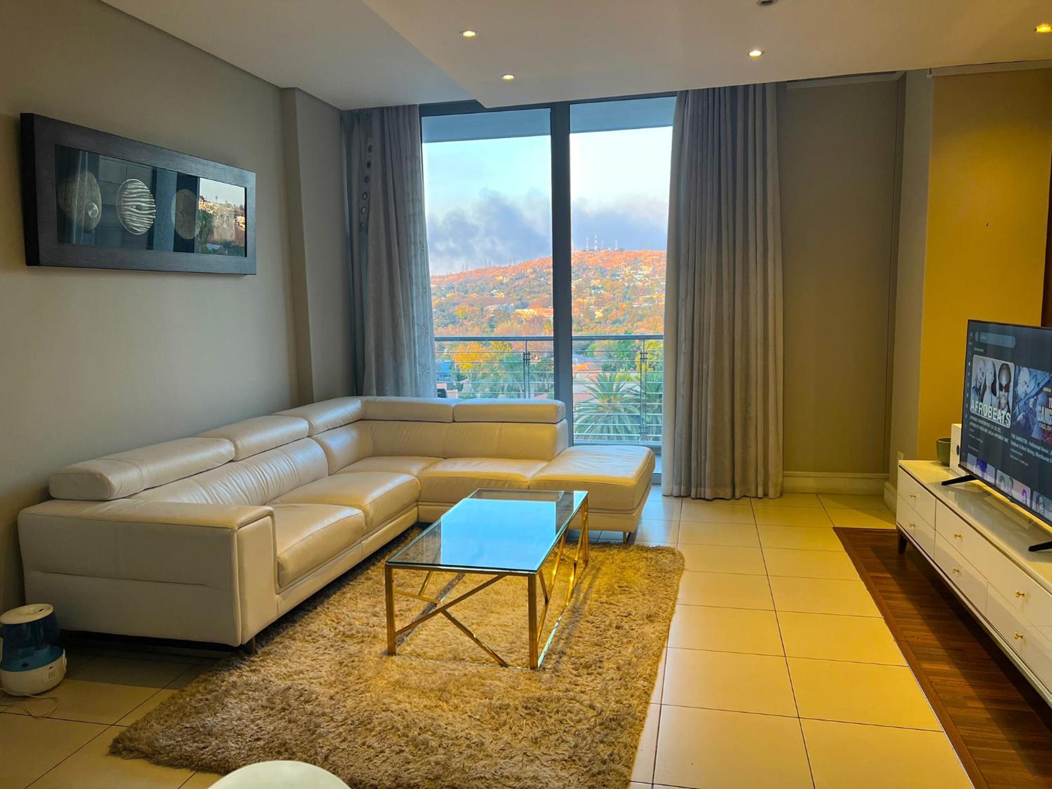 Executive 2-Bedroom Luxury Suite in Bedford Centre Mall