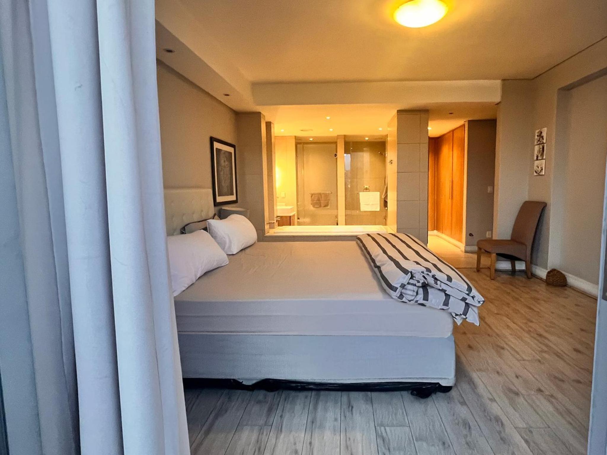 Executive 2-Bedroom Luxury Suite in Bedford Centre Mall