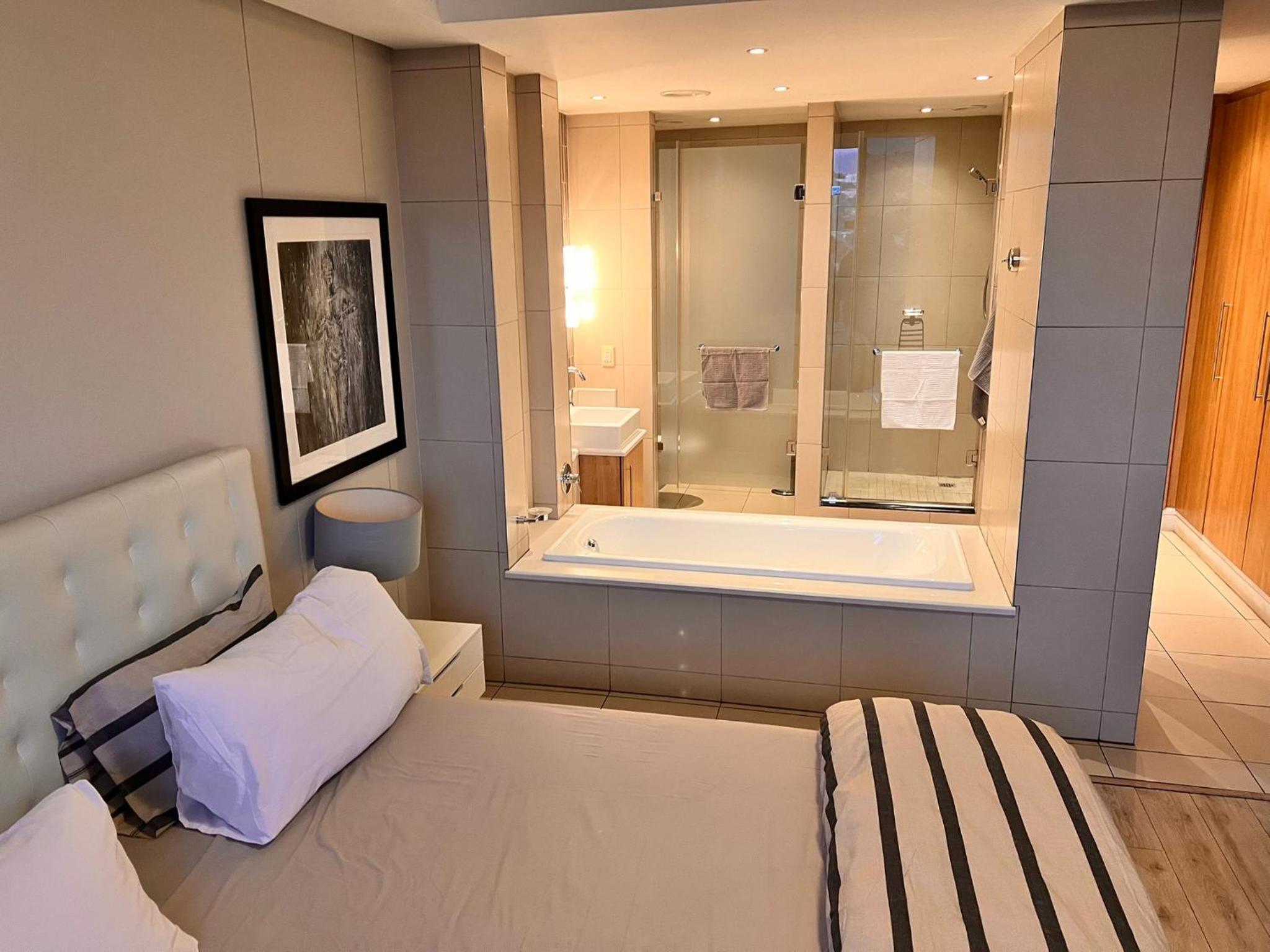Executive 2-Bedroom Luxury Suite in Bedford Centre Mall