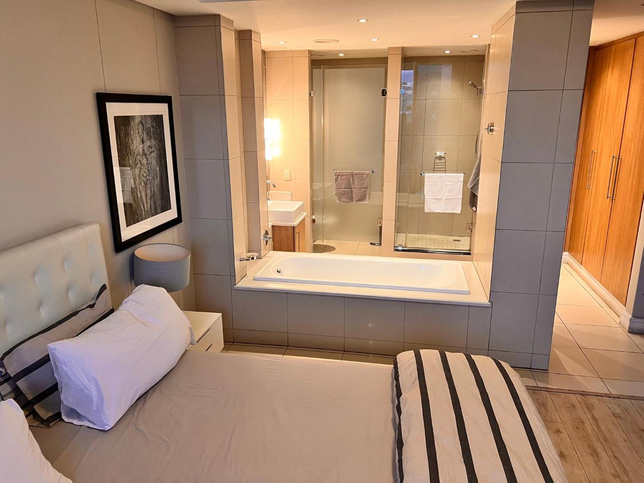 Executive 2-Bedroom Luxury Suite in Bedford Centre Mall