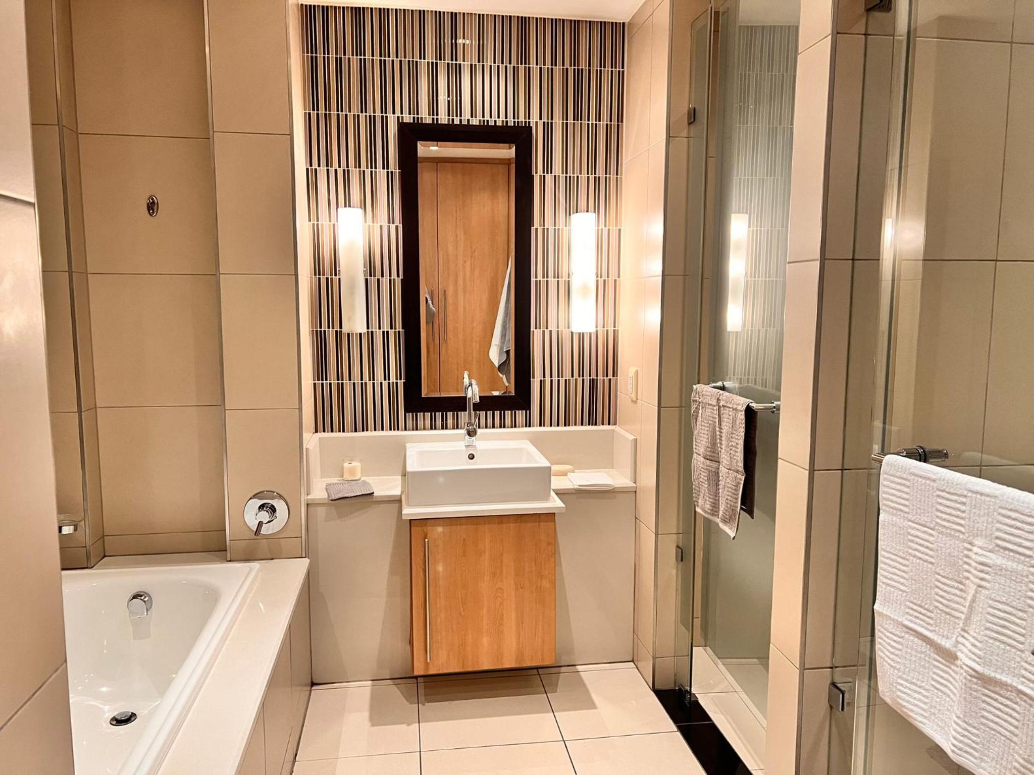 Executive 2-Bedroom Luxury Suite in Bedford Centre Mall