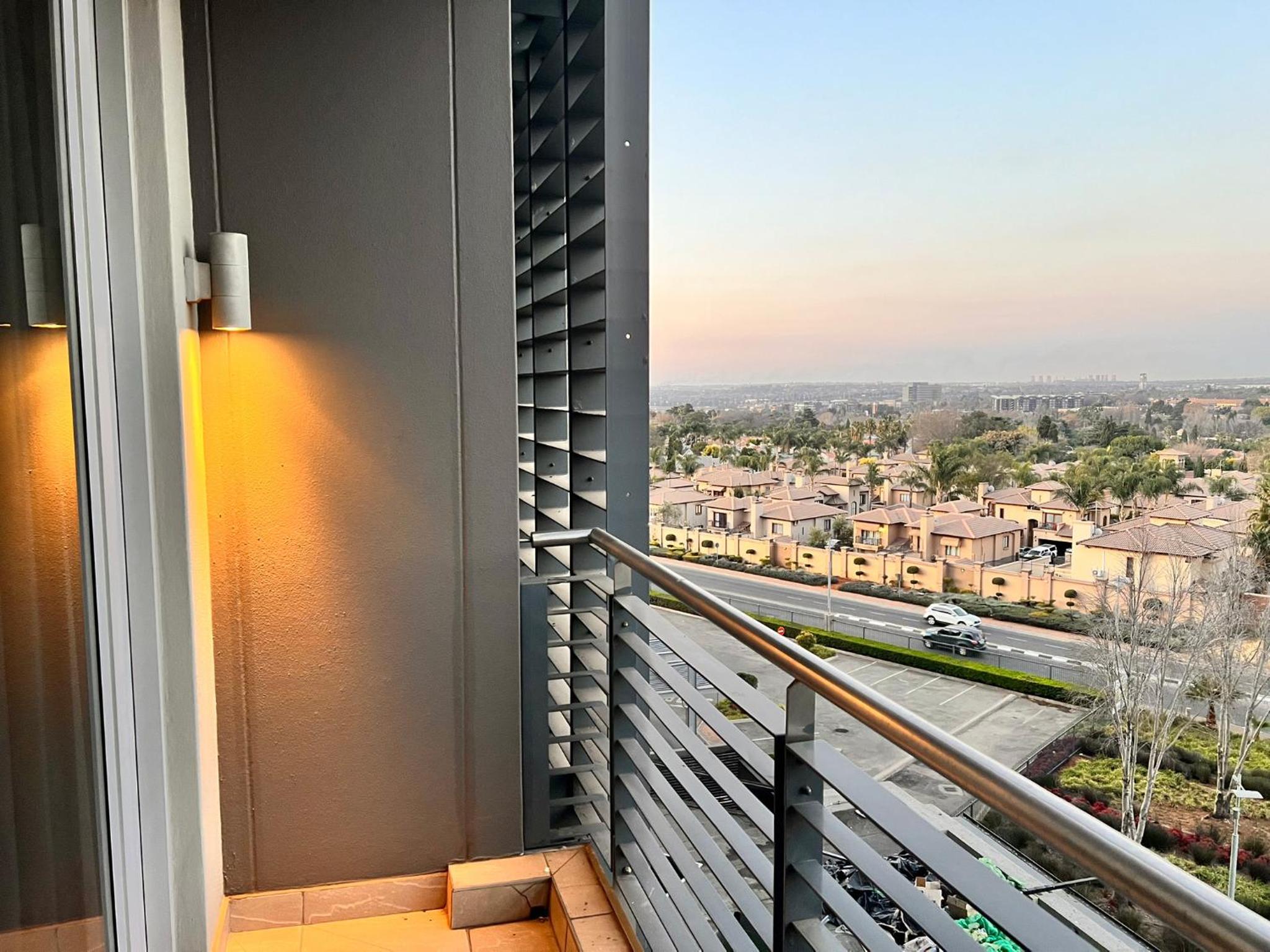 Executive 2-Bedroom Luxury Suite in Bedford Centre Mall