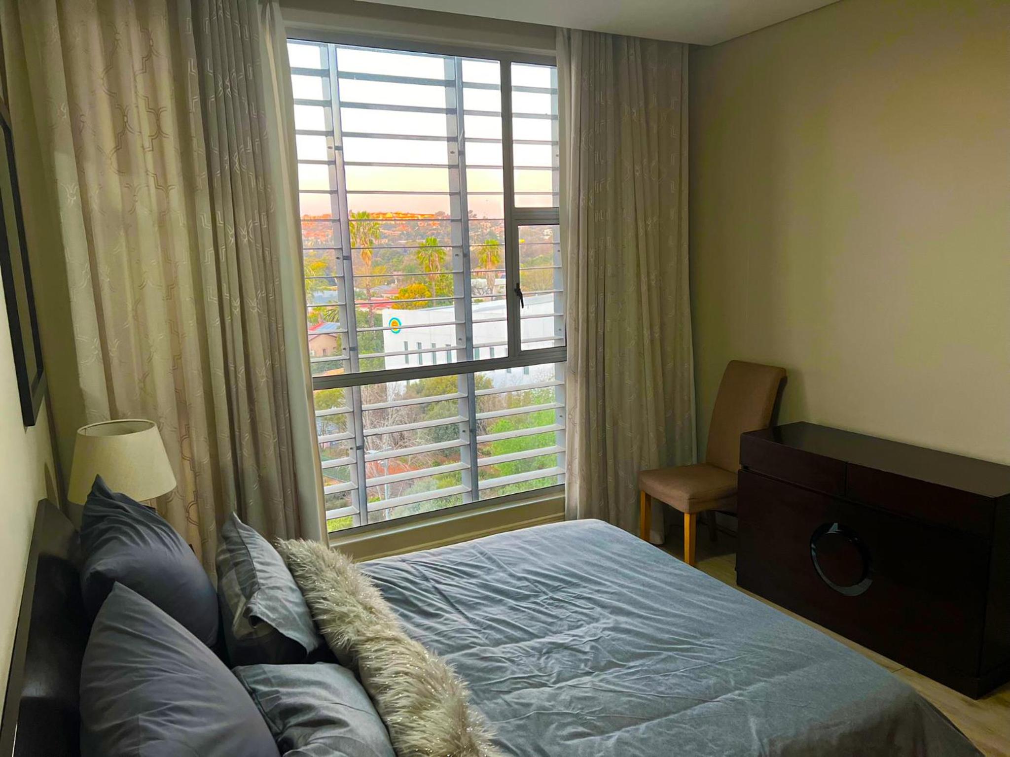 Executive 2-Bedroom Luxury Suite in Bedford Centre Mall
