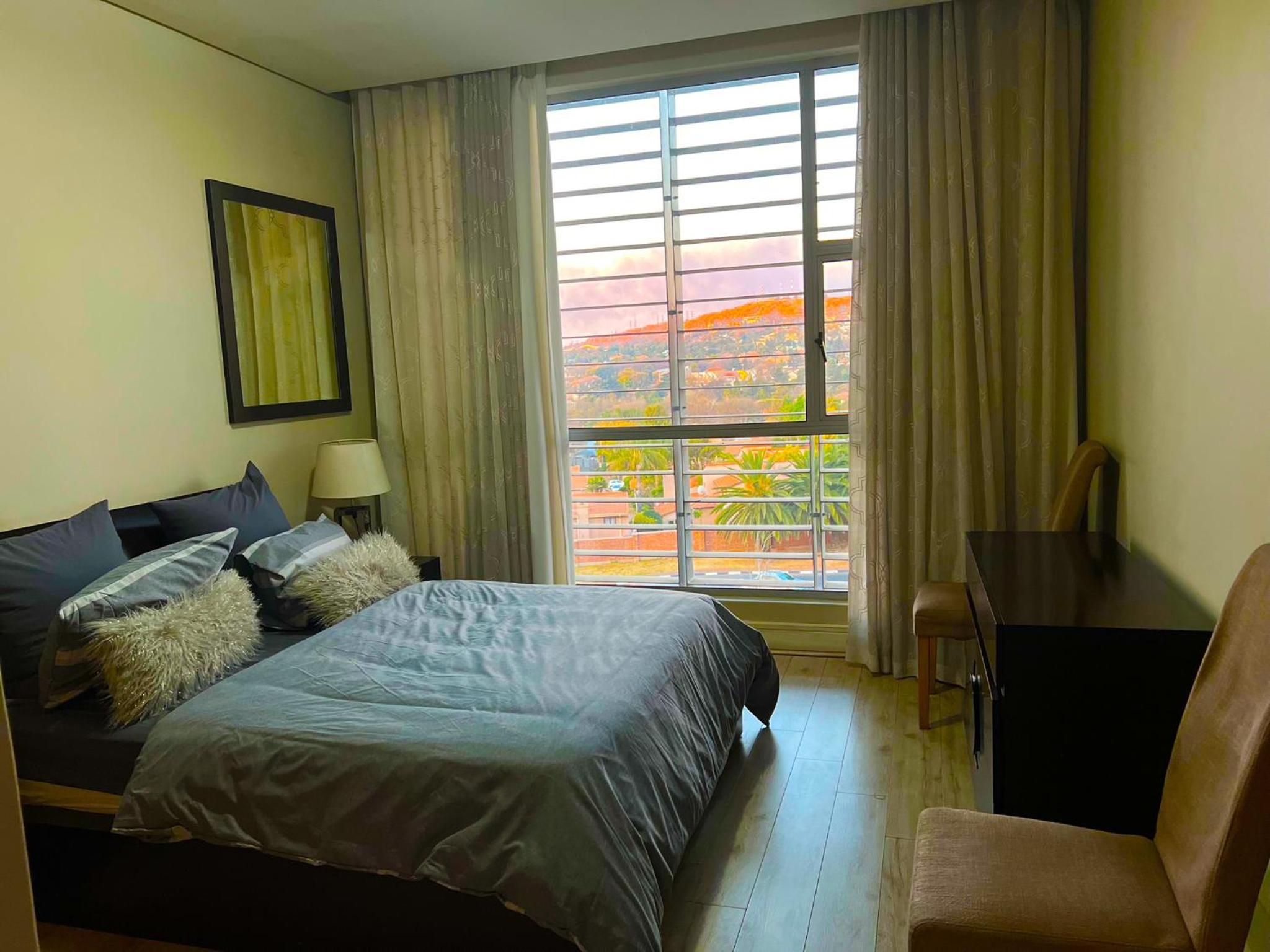 Executive 2-Bedroom Luxury Suite in Bedford Centre Mall