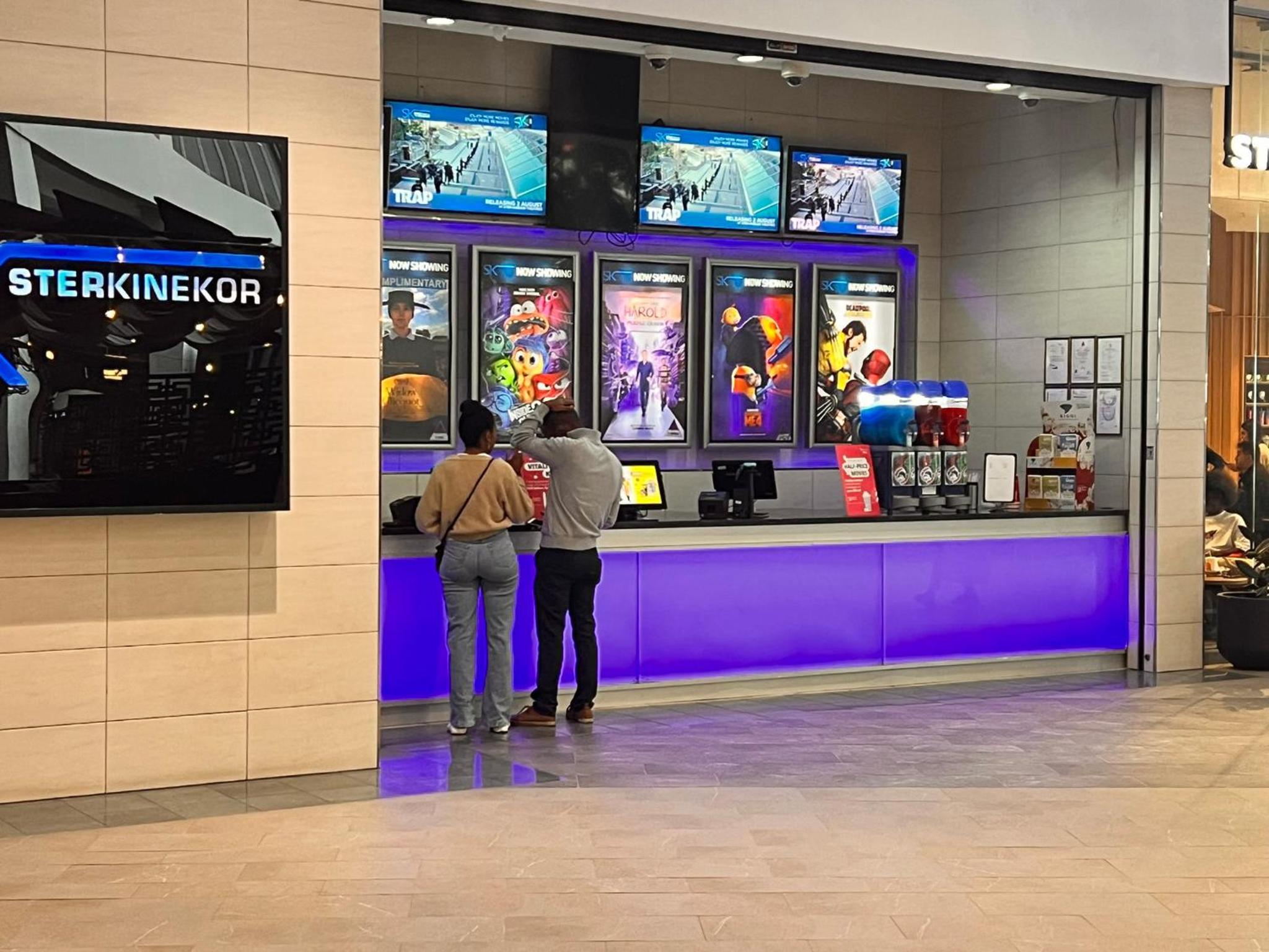 Executive 2-Bedroom Luxury Suite in Bedford Centre Mall