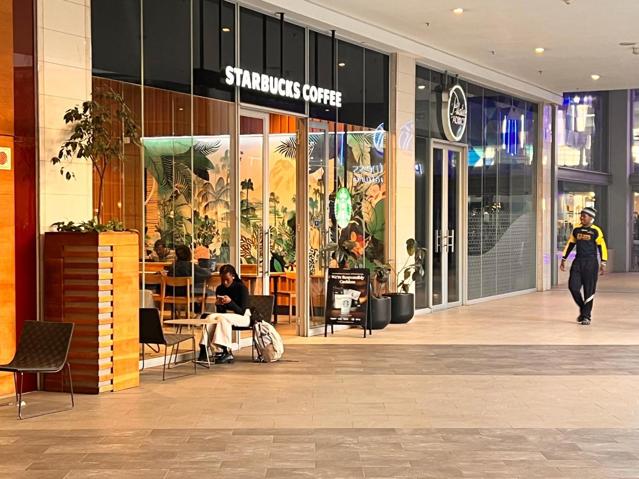 Executive 2-Bedroom Luxury Suite in Bedford Centre Mall