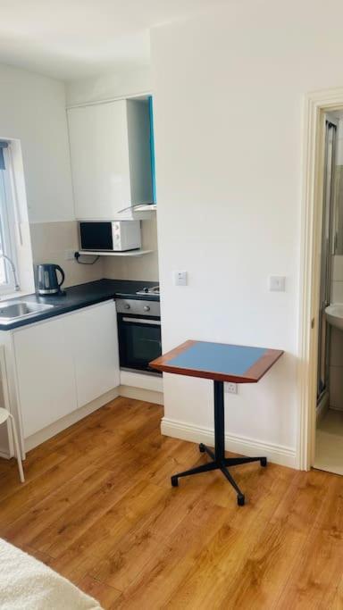 Studio apartment near airport