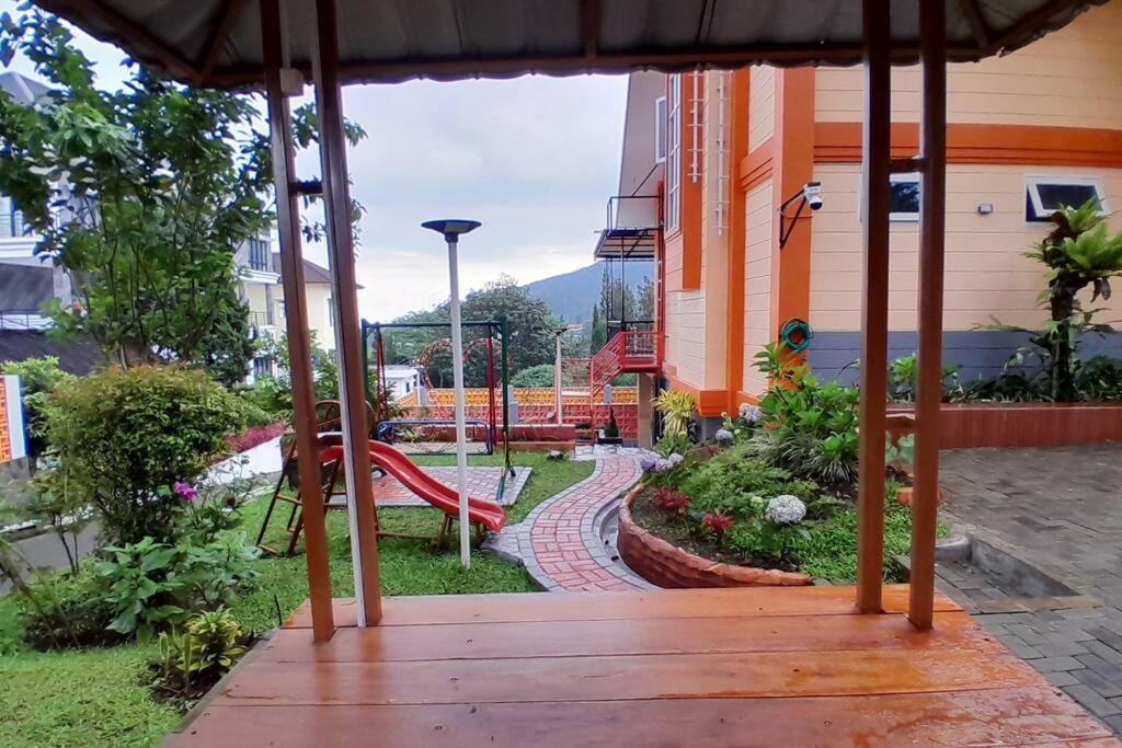 Vila Dinar Mountain View Di Lembang view 3
