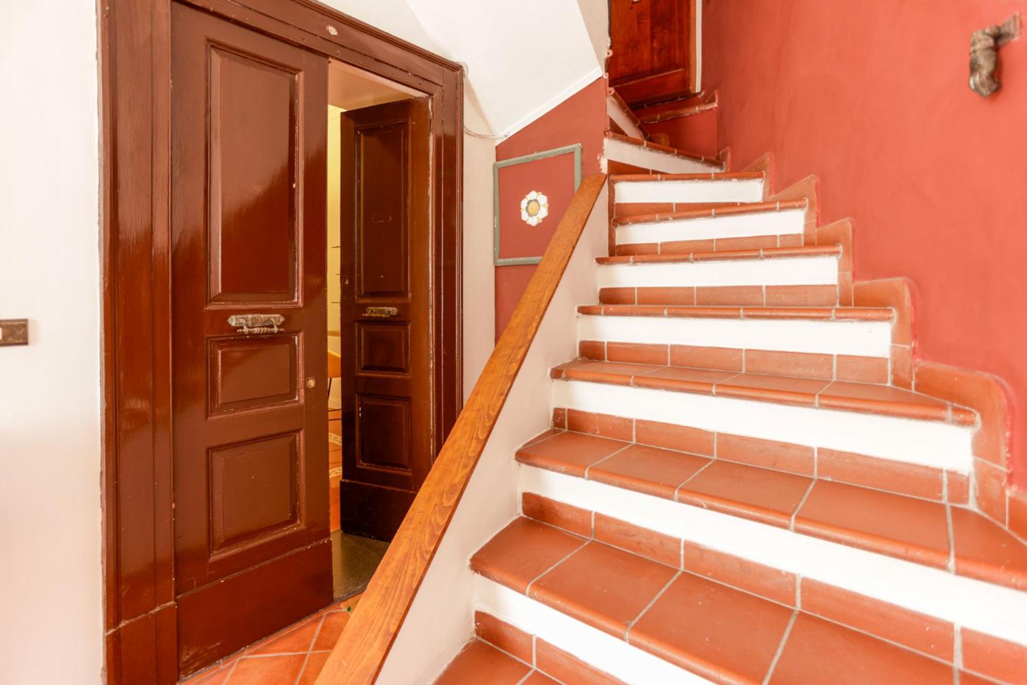 Via Tommaso Caravita 6