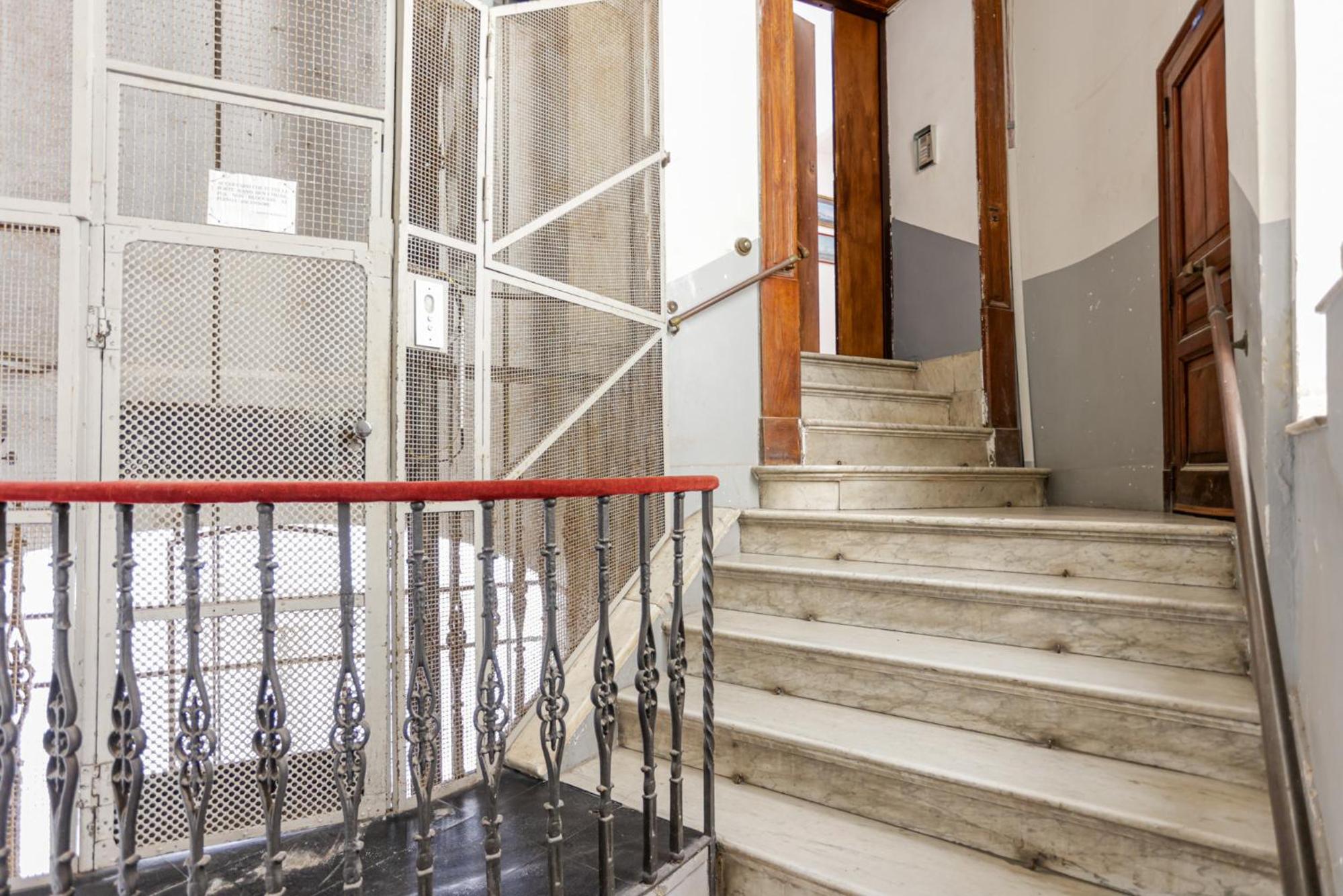 Via Tommaso Caravita 6
