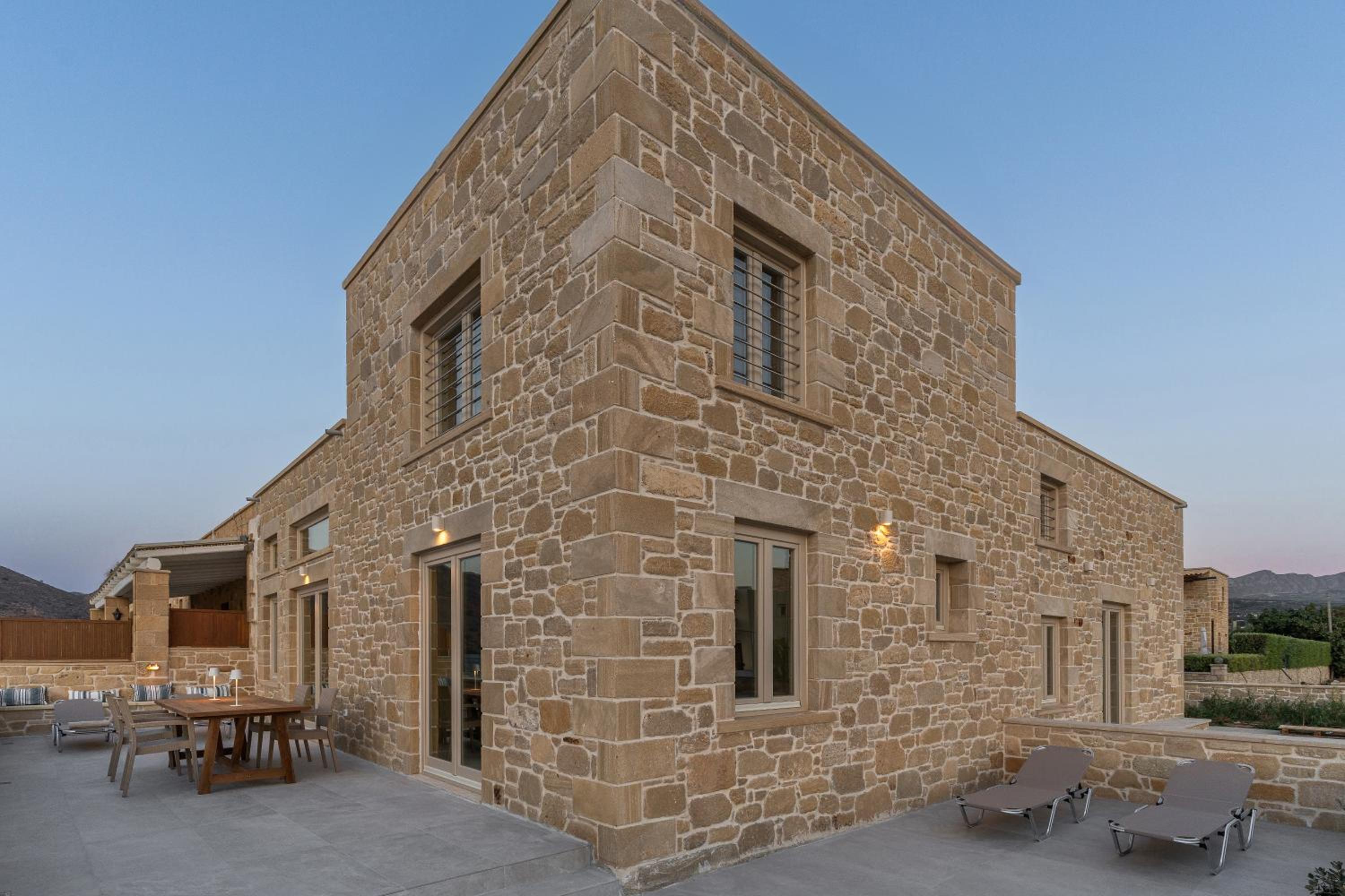 Villa Maistros