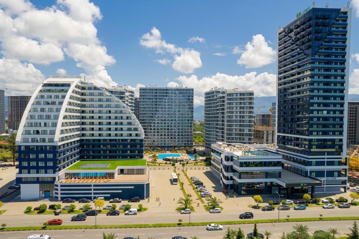 ROION Batumi Glamorous studio with sea view E1409