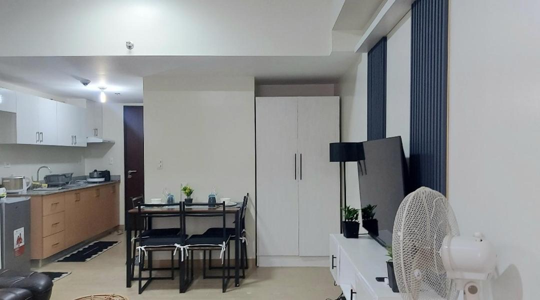 Manhattan Plaza 1 Araneta Cubao Sereene City BnB view 3