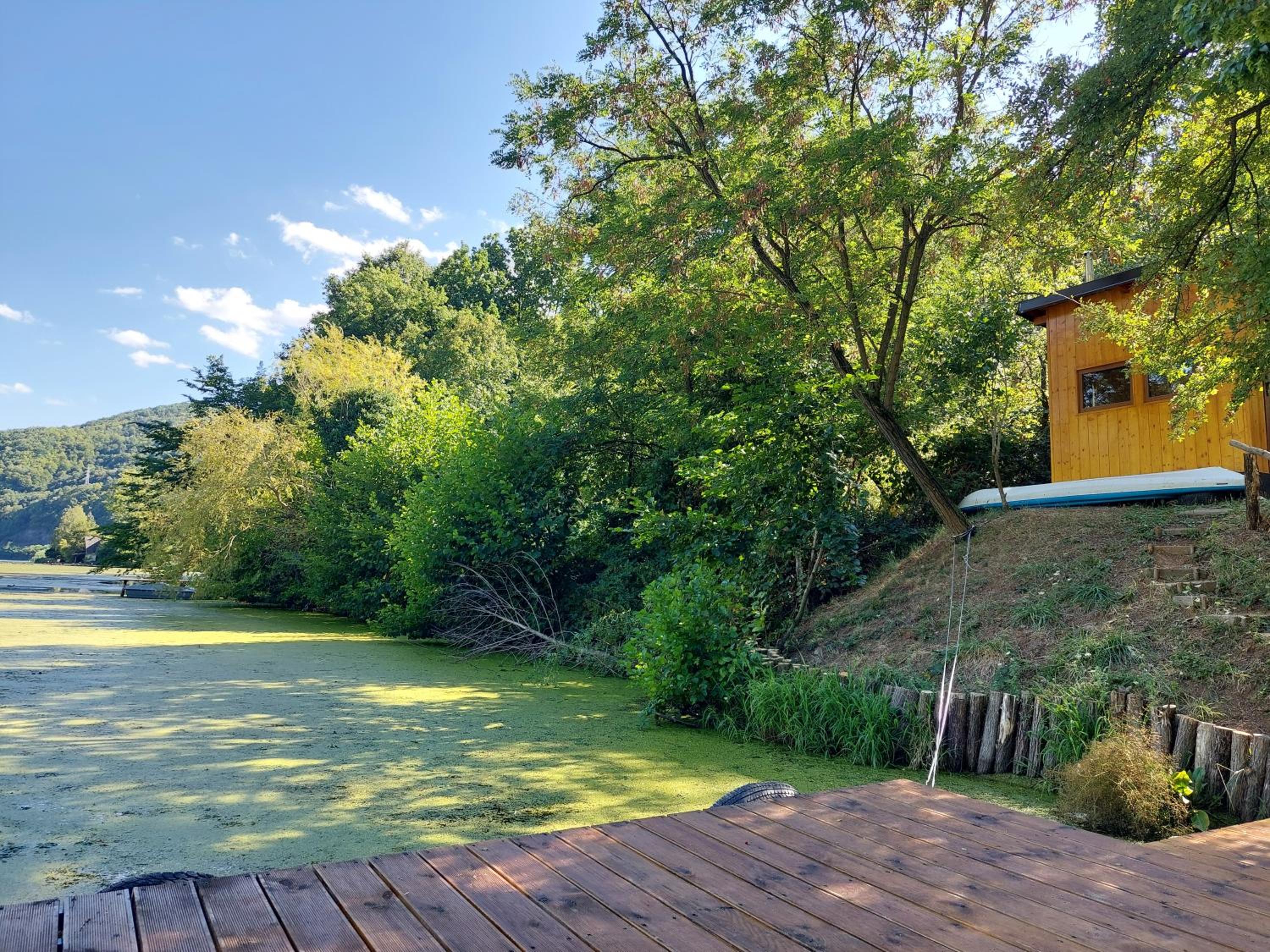 "Kod dva kestena"Warm and cozy house with lake view sauna