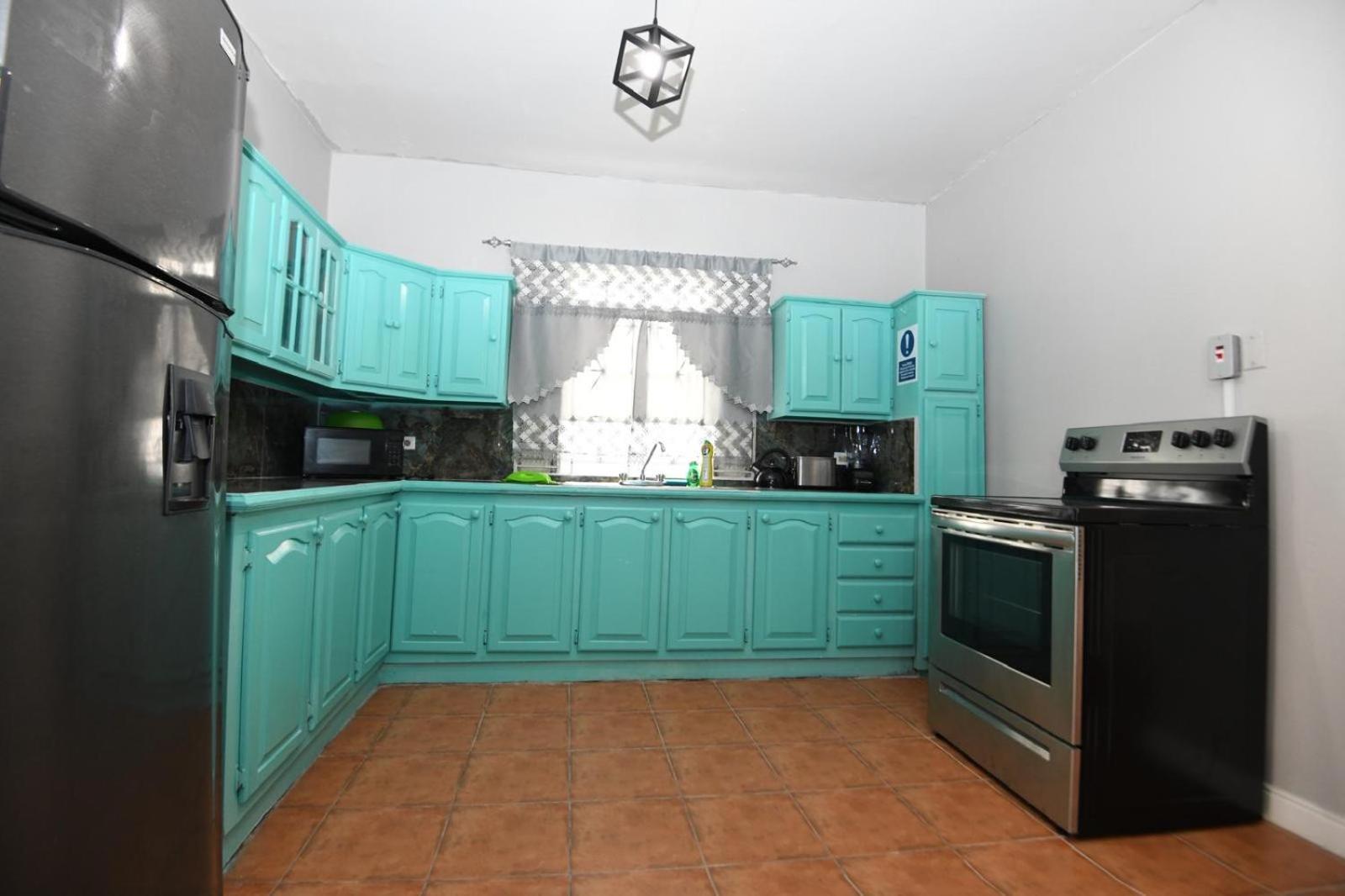 Two bedrooms Constant Spring Road Gated Townhouse Ideal Location view 5
